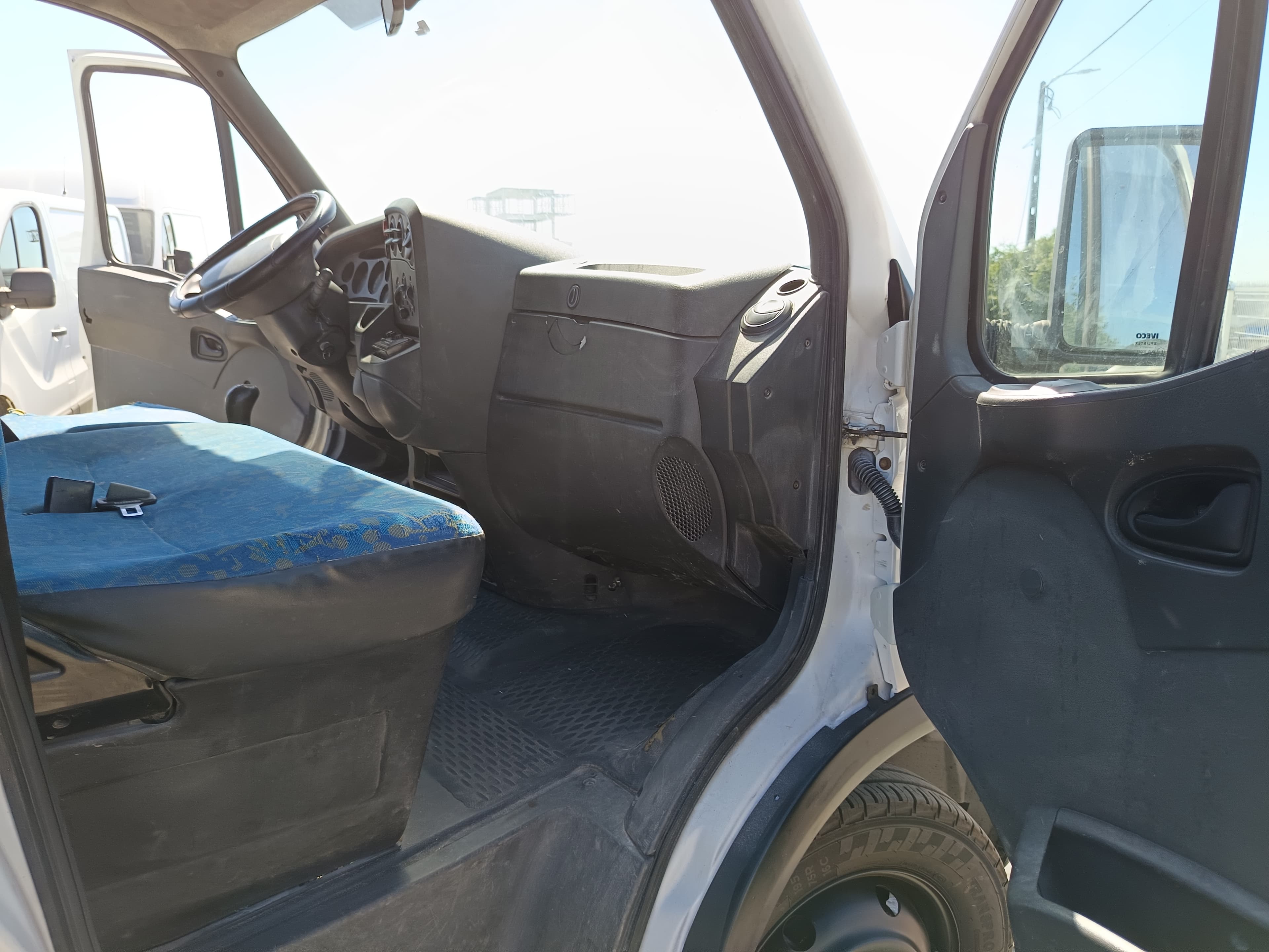 Iveco 31 C11D · Ano 2000 — imagem 29