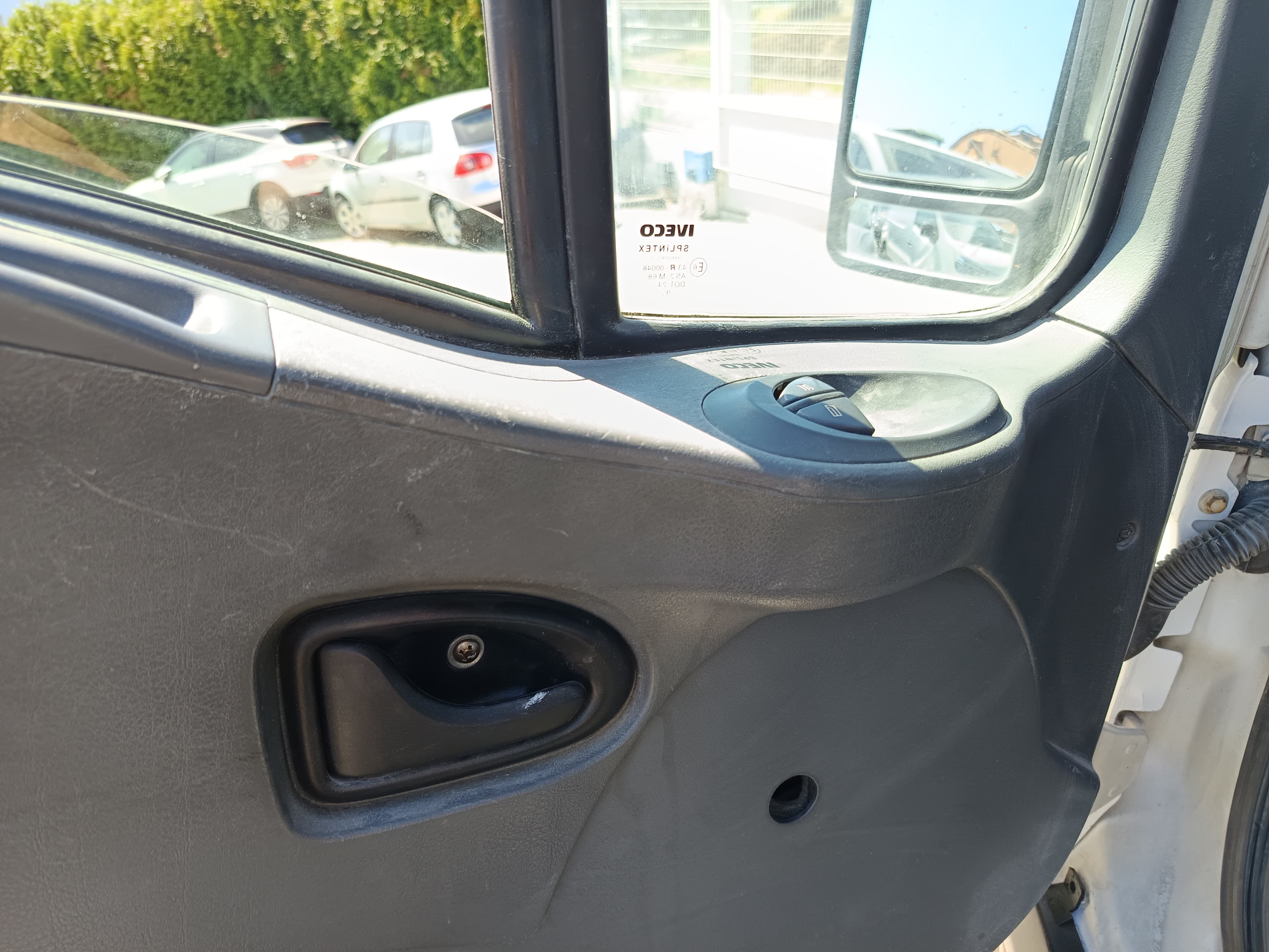 Iveco 31 C11D · Ano 2000 — imagem 16