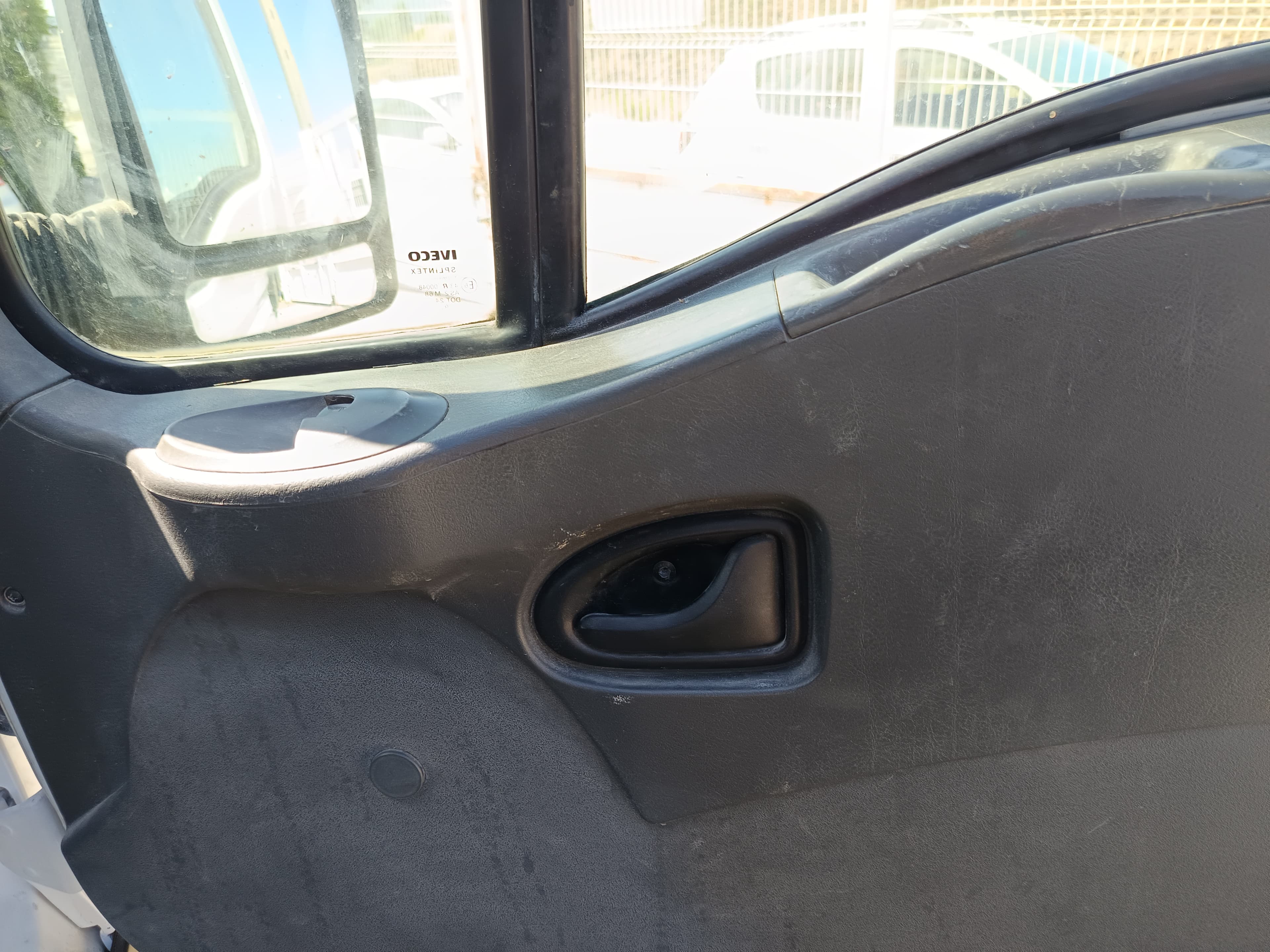 Iveco 31 C11D · Ano 2000 — imagem 30