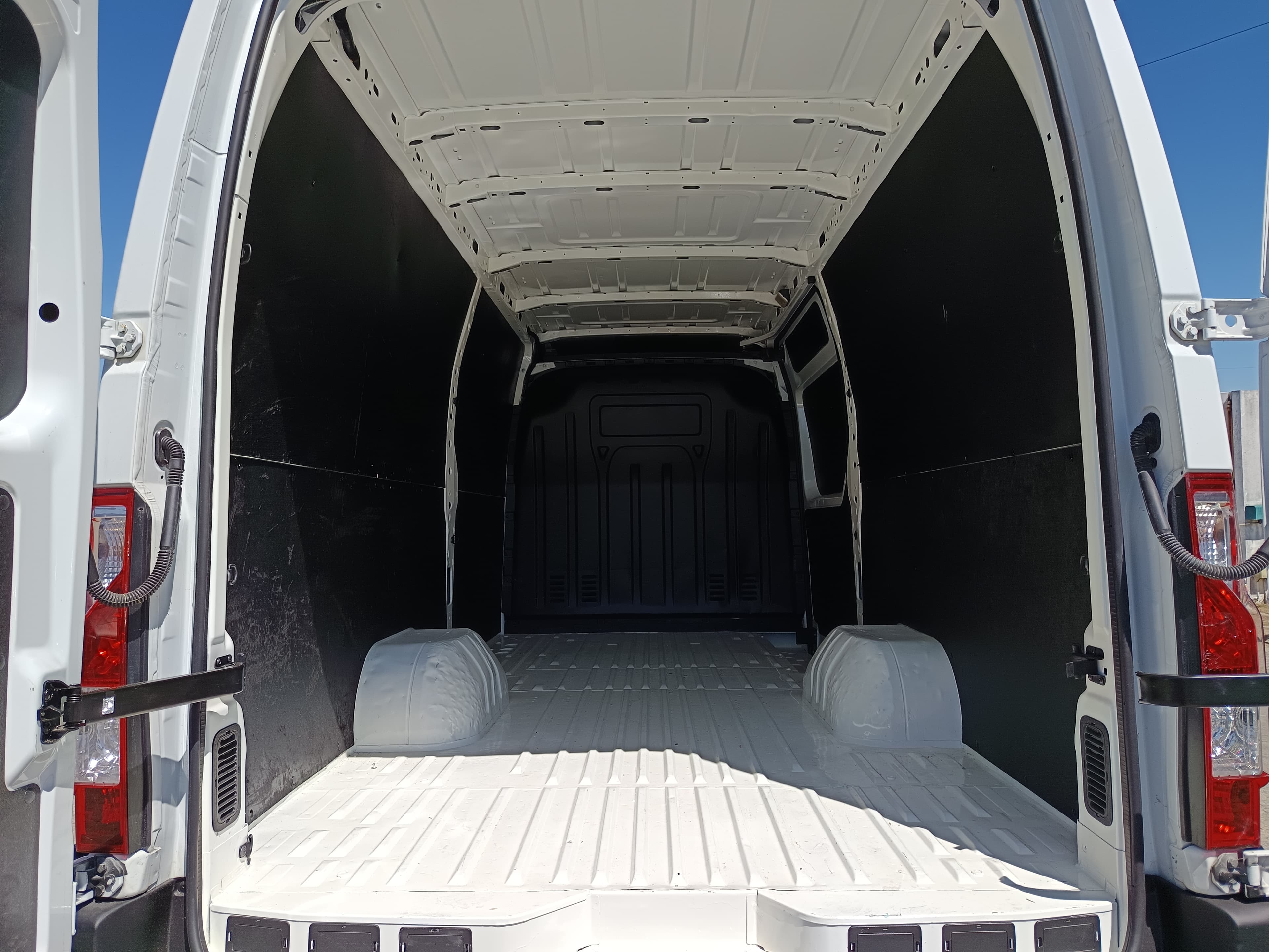 Renault Master · Ano 2016 — imagen 18