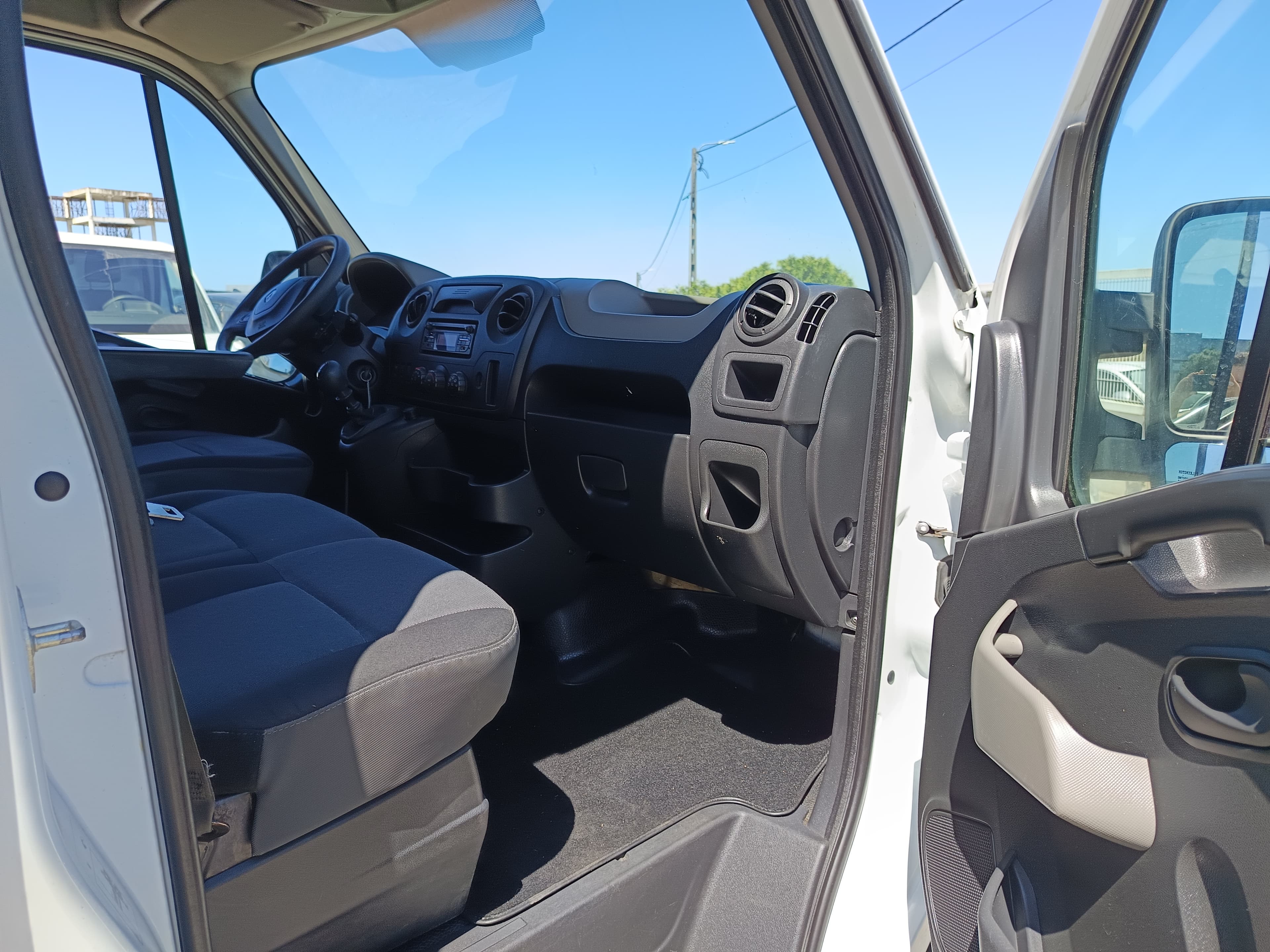 Renault Master · Ano 2016 — imagen 24