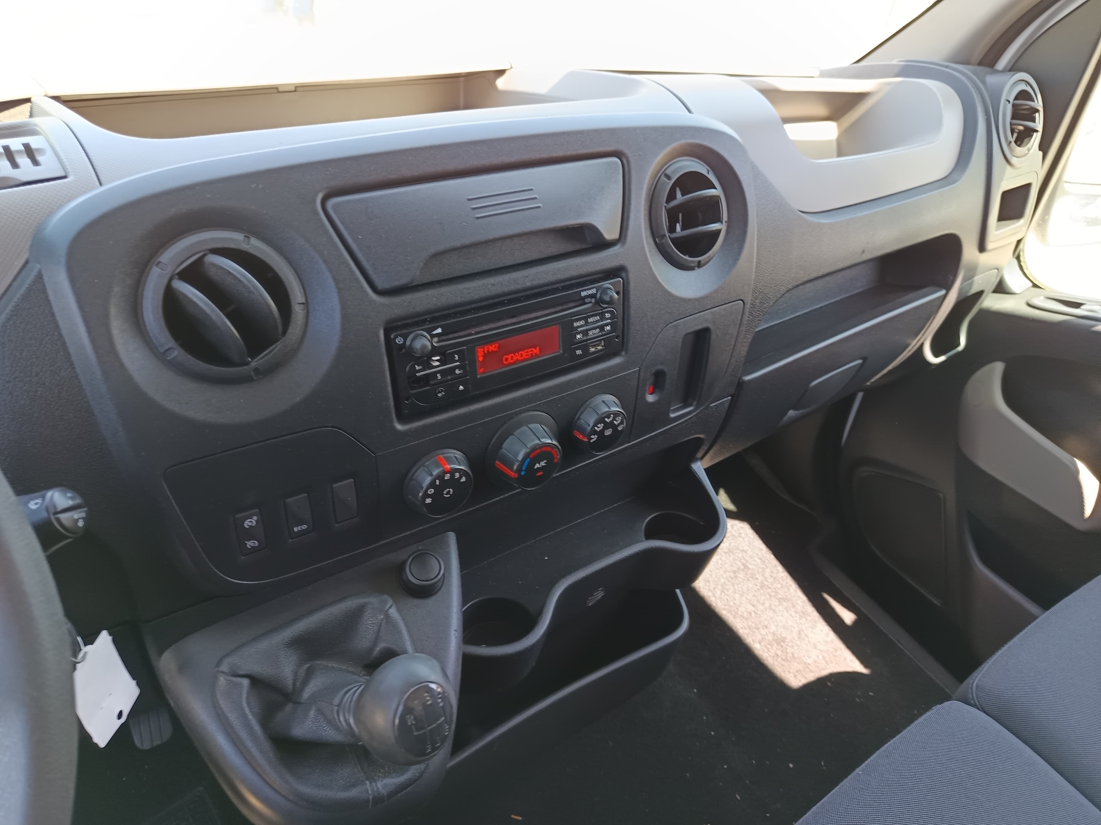 Renault Master · Ano 2016 — imagen 31