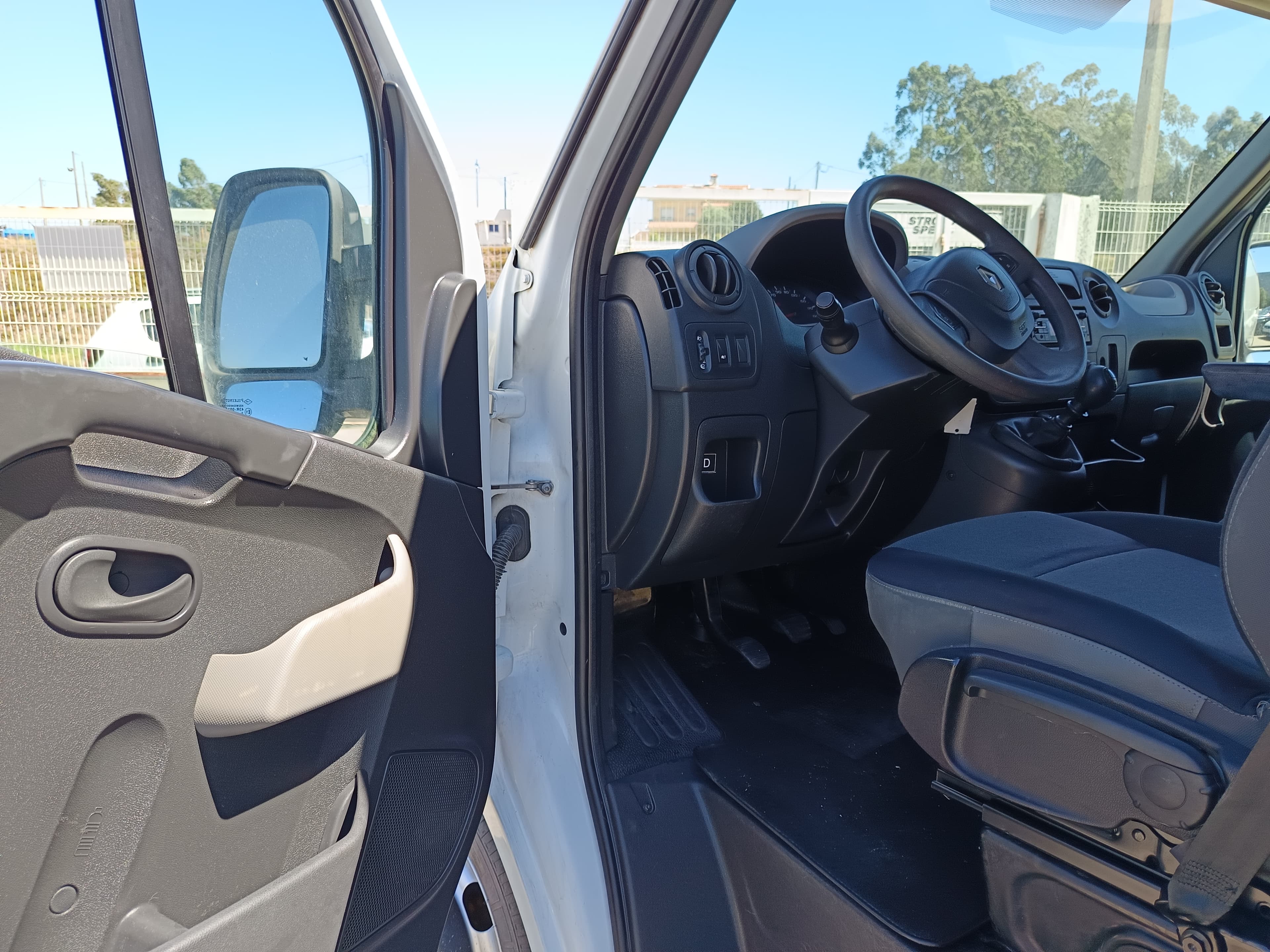 Renault Master · Ano 2016 — imagen 27