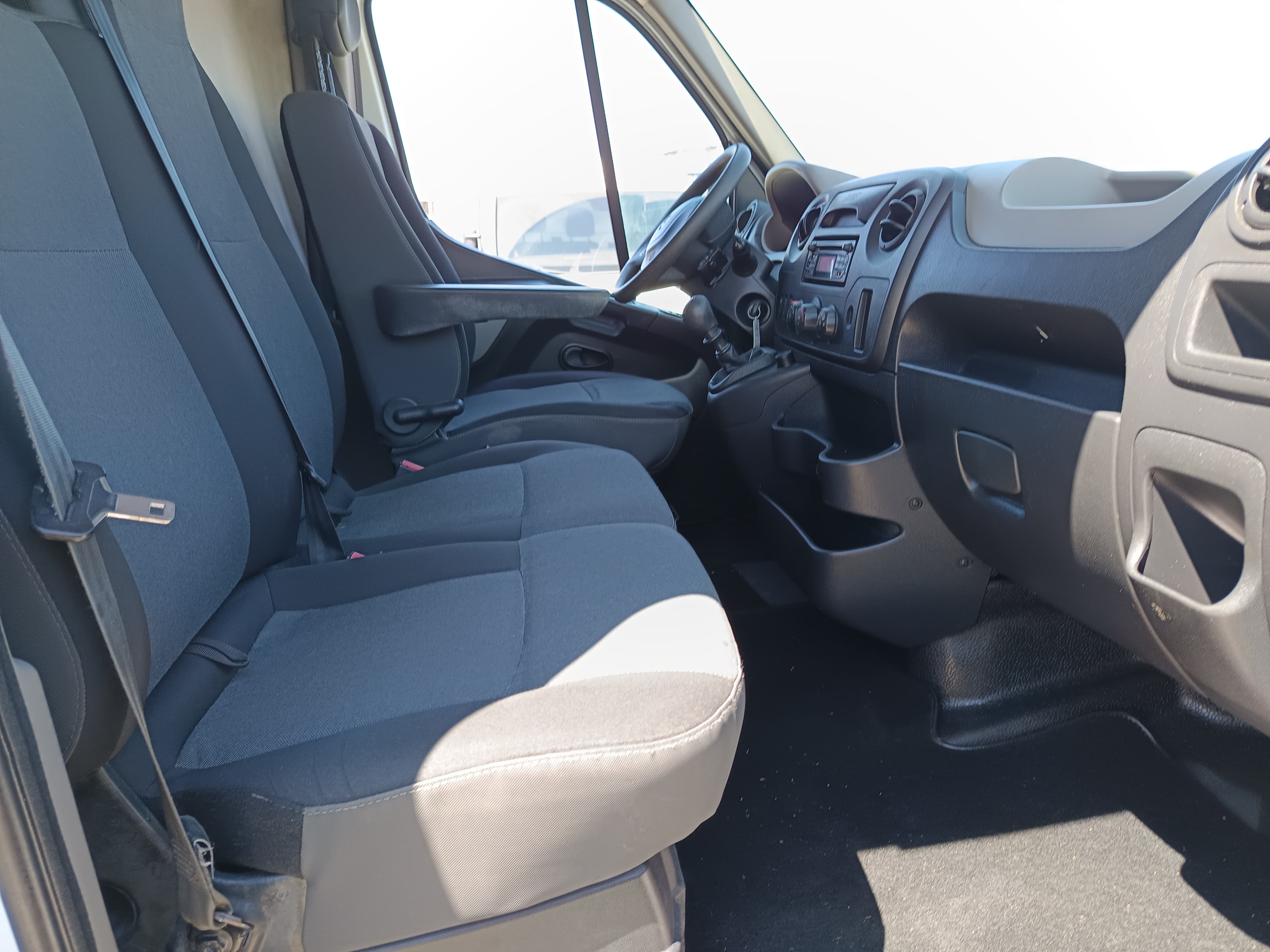 Renault Master · Ano 2016 — imagen 26