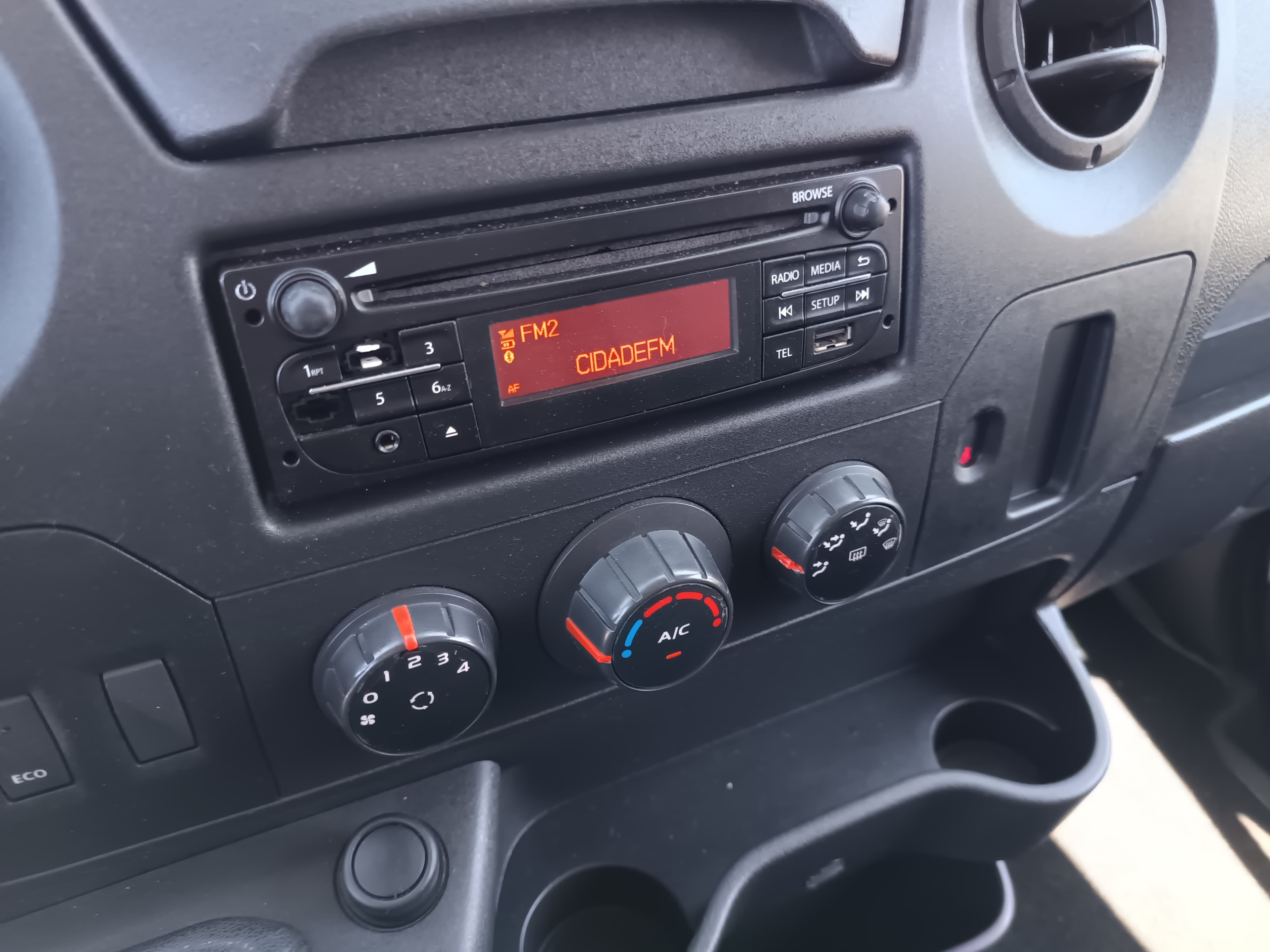 Renault Master · Ano 2016 — imagen 32