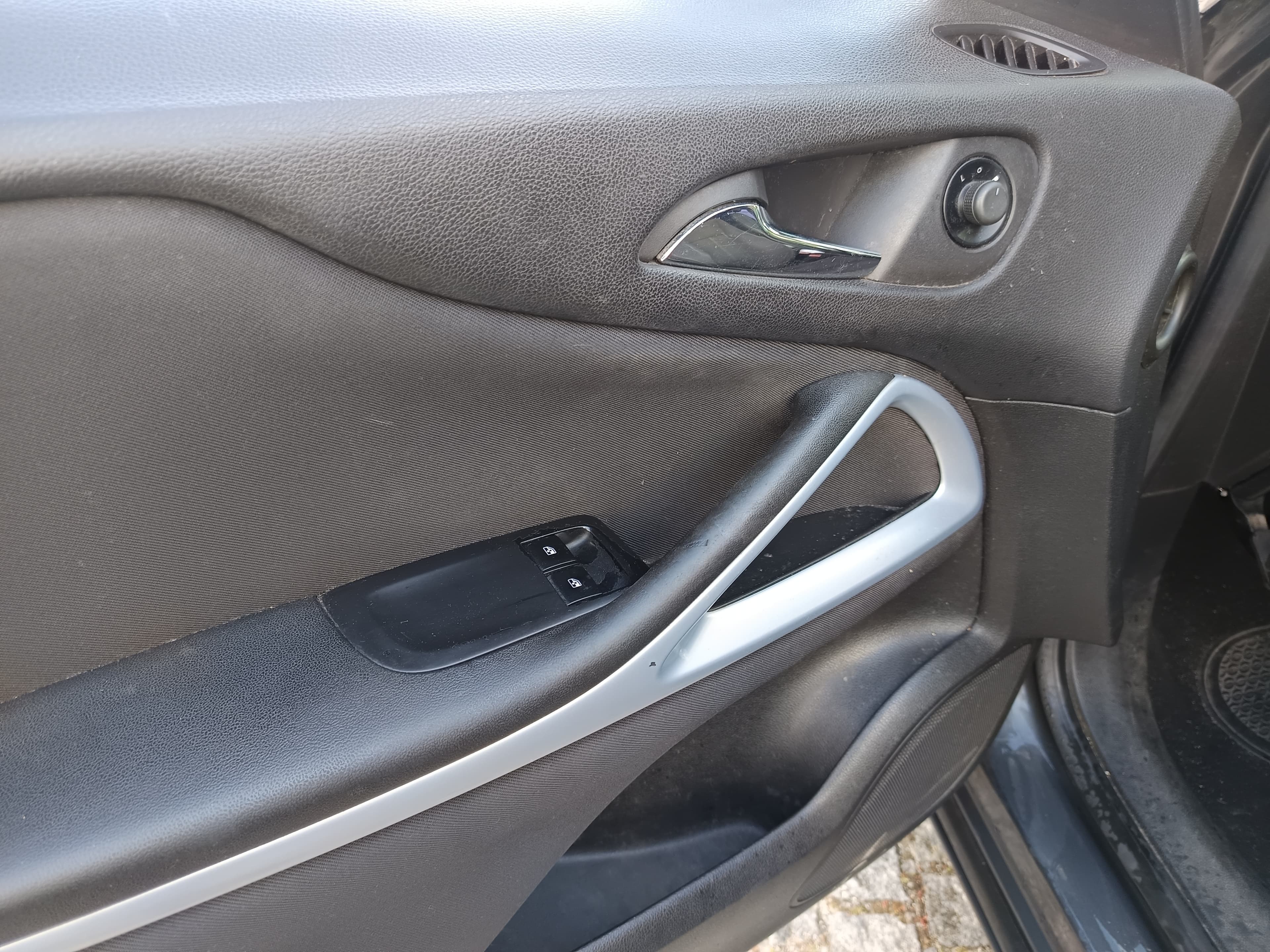 Opel Zafira · Ano 2012 — image 33