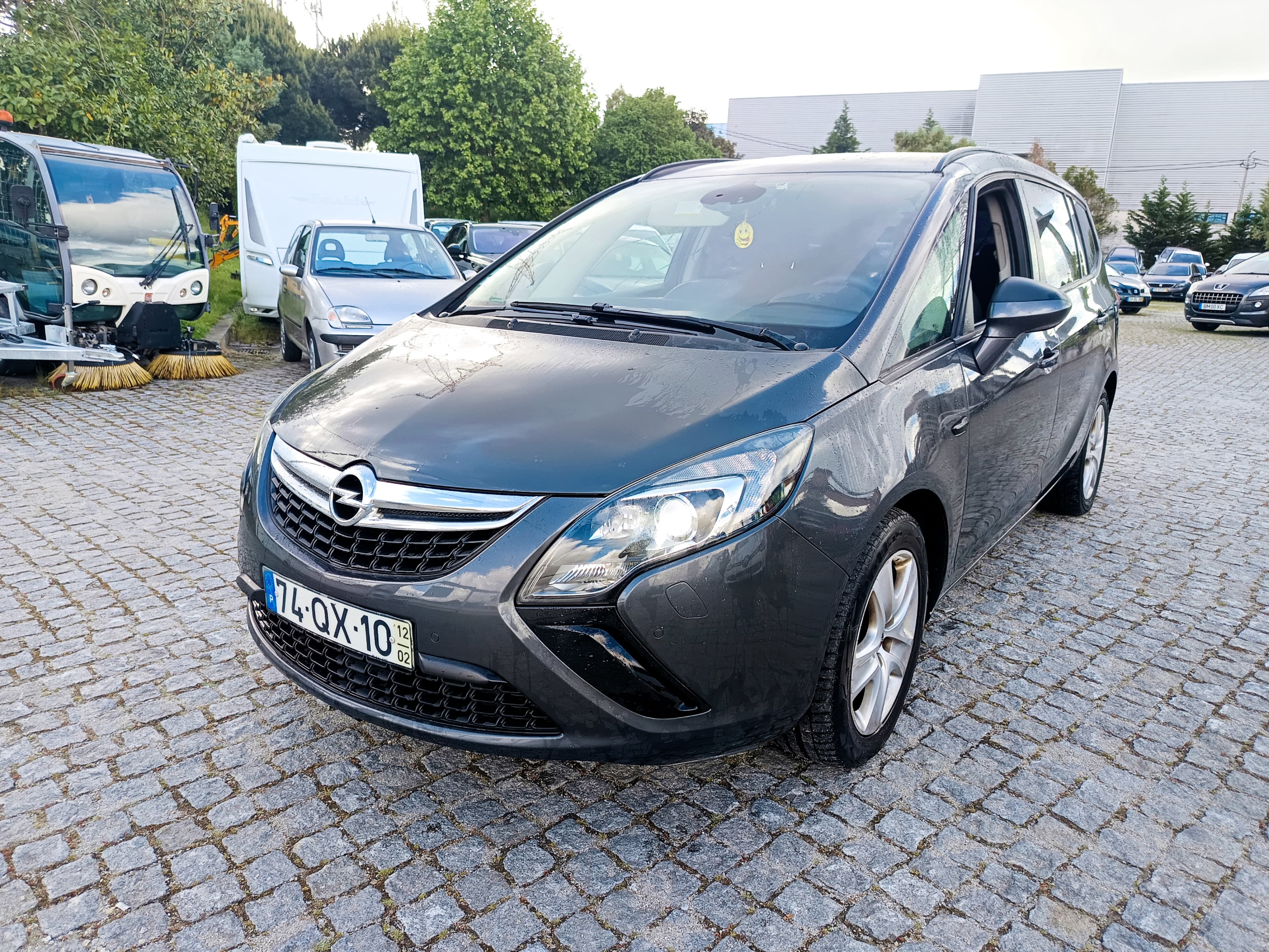 Opel Zafira · Ano 2012 — image 1