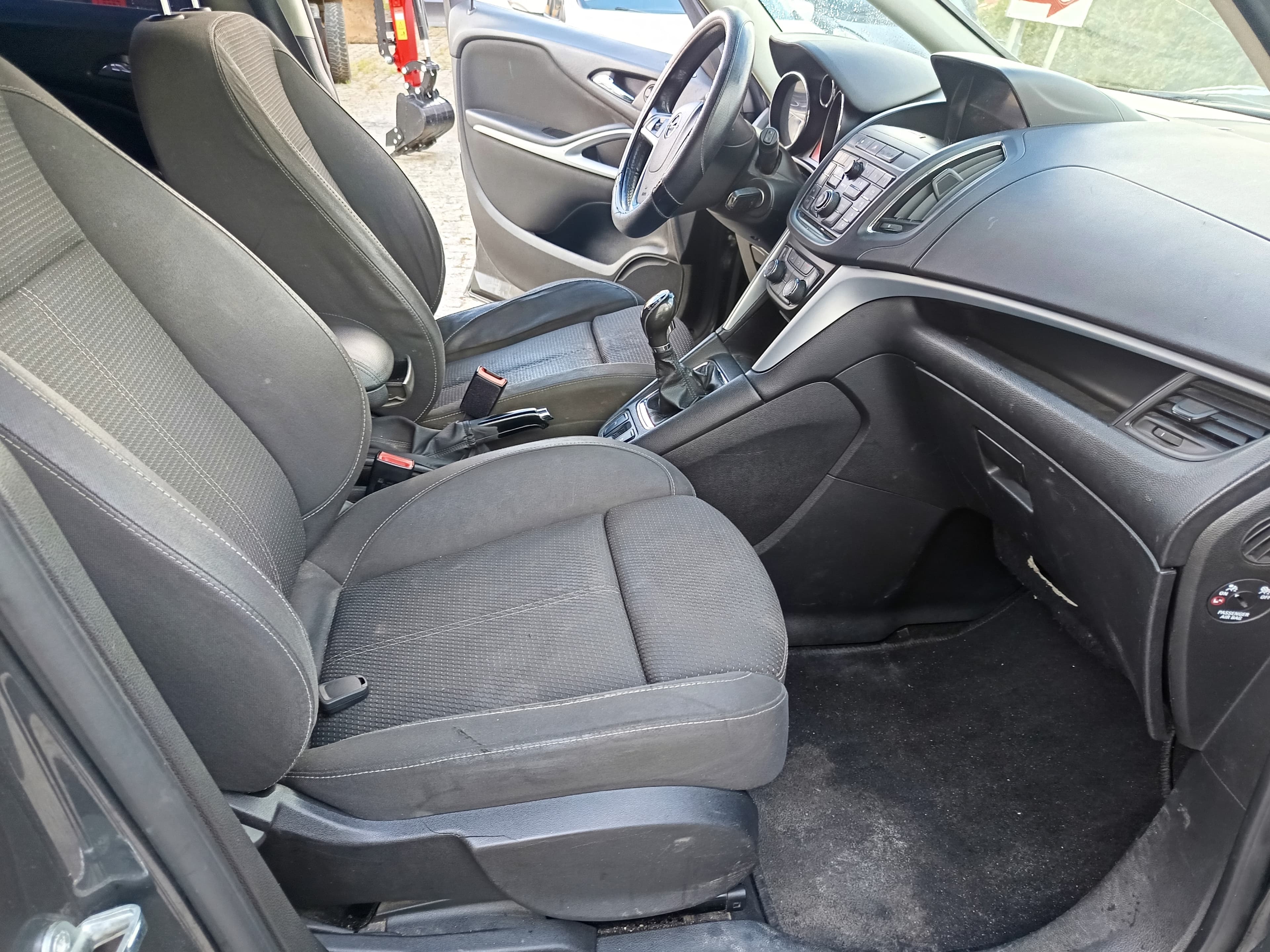 Opel Zafira · Ano 2012 — image 28