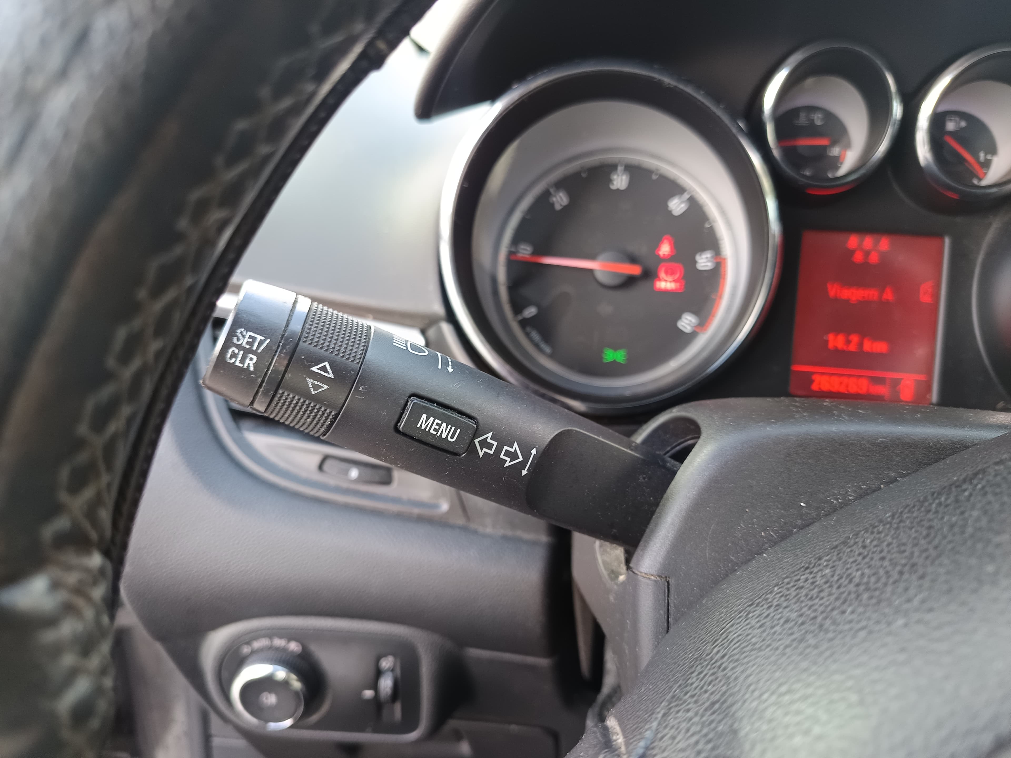 Opel Zafira · Ano 2012 — image 45