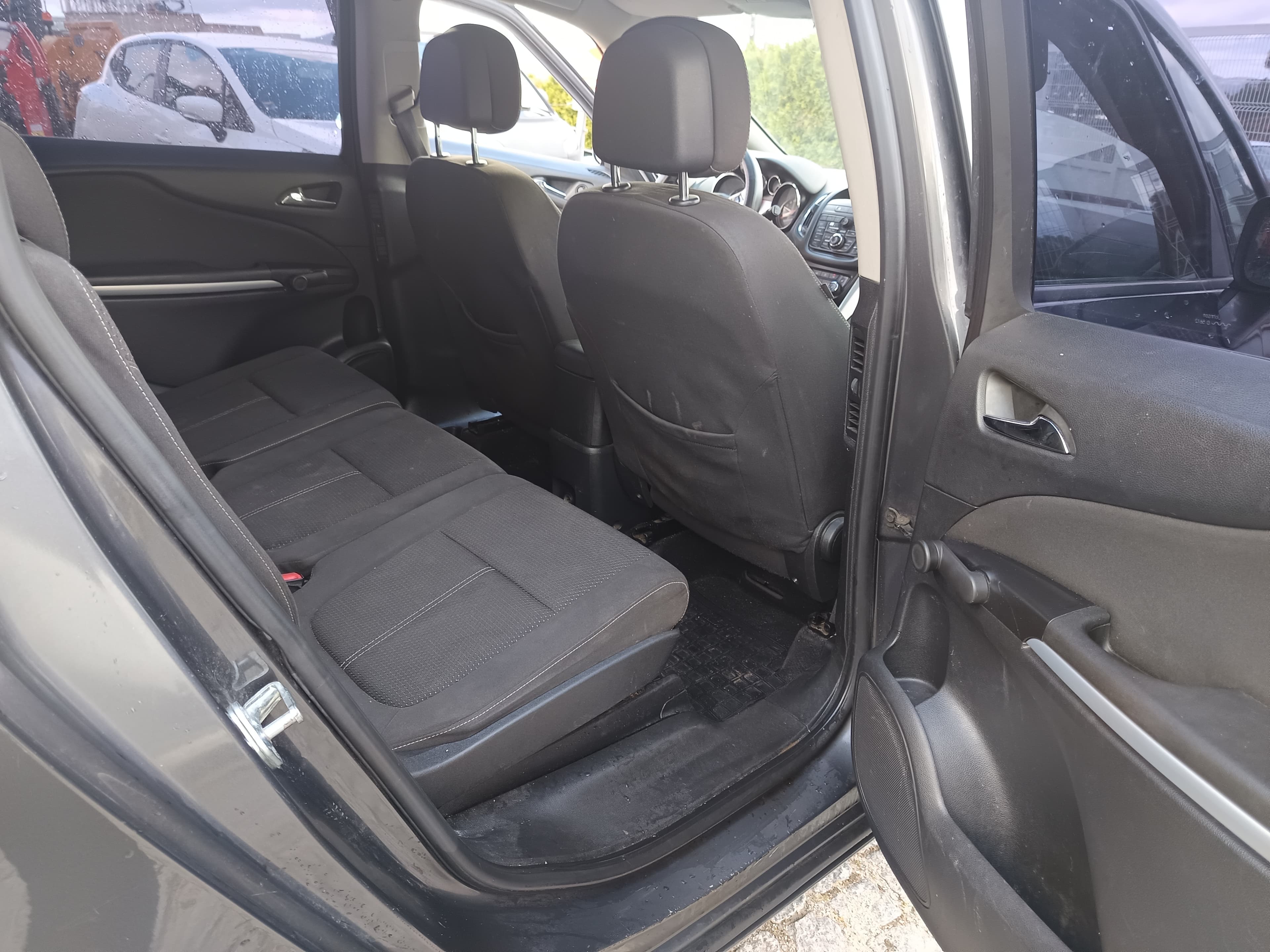 Opel Zafira · Ano 2012 — image 22