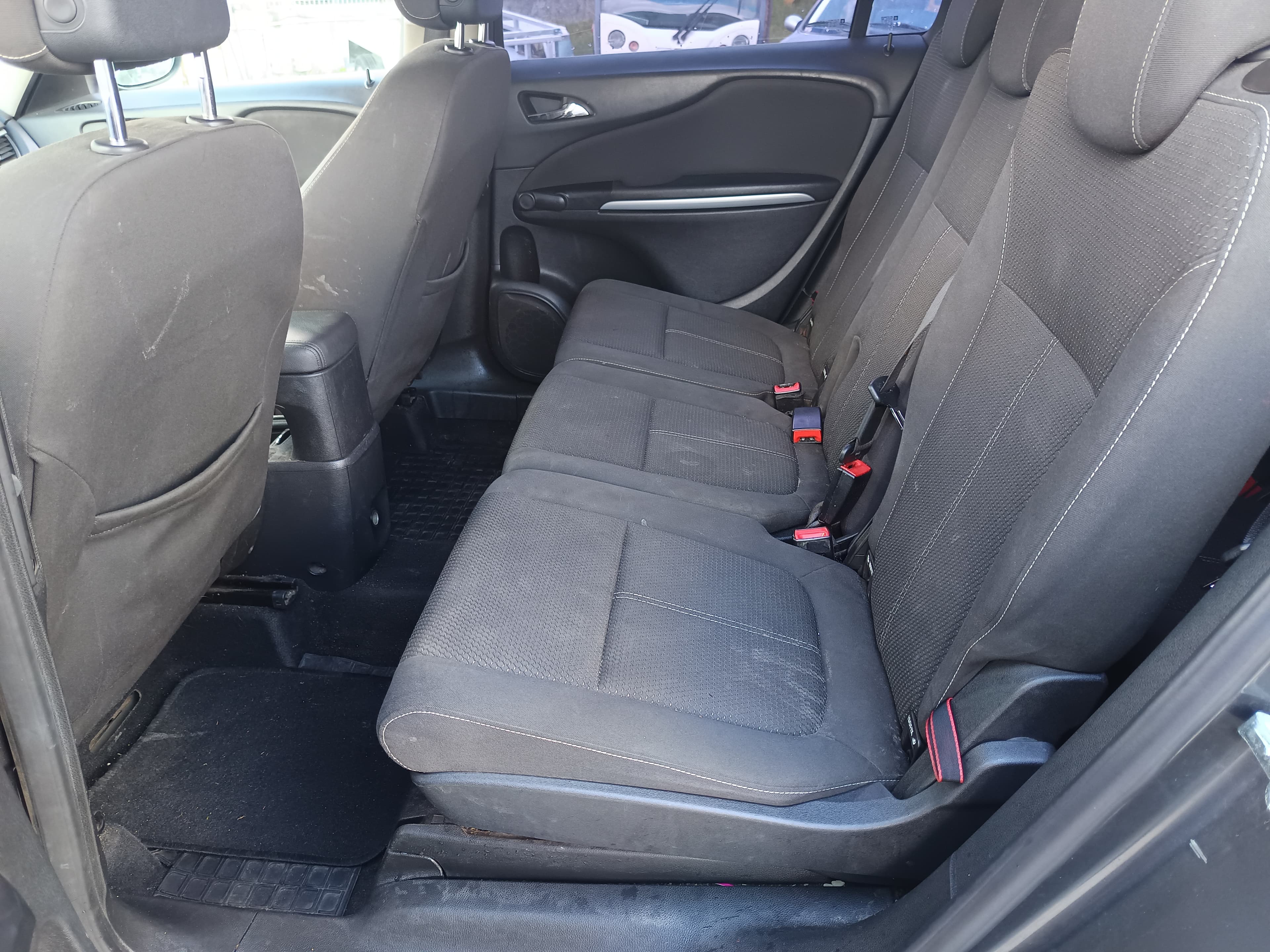 Opel Zafira · Ano 2012 — image 31