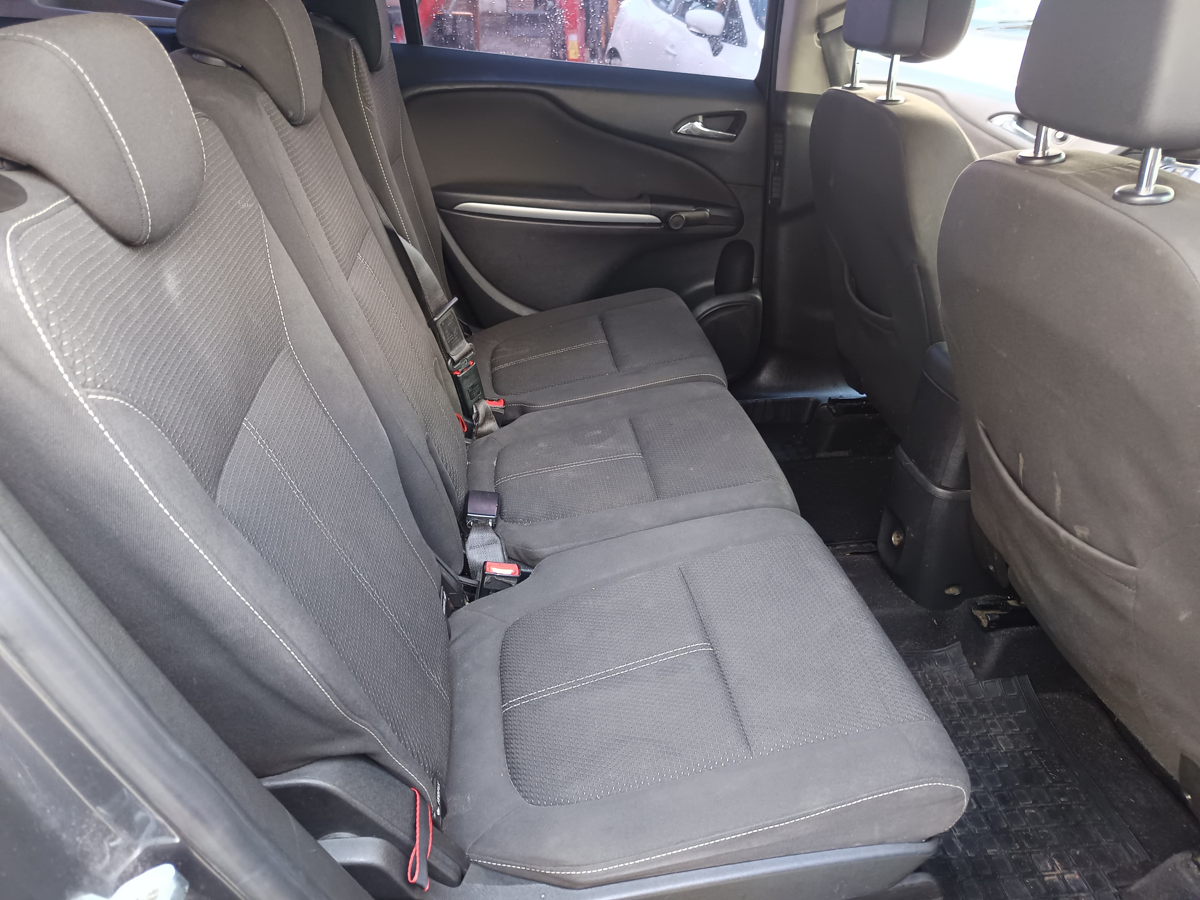 Opel Zafira · Ano 2012 — image 24