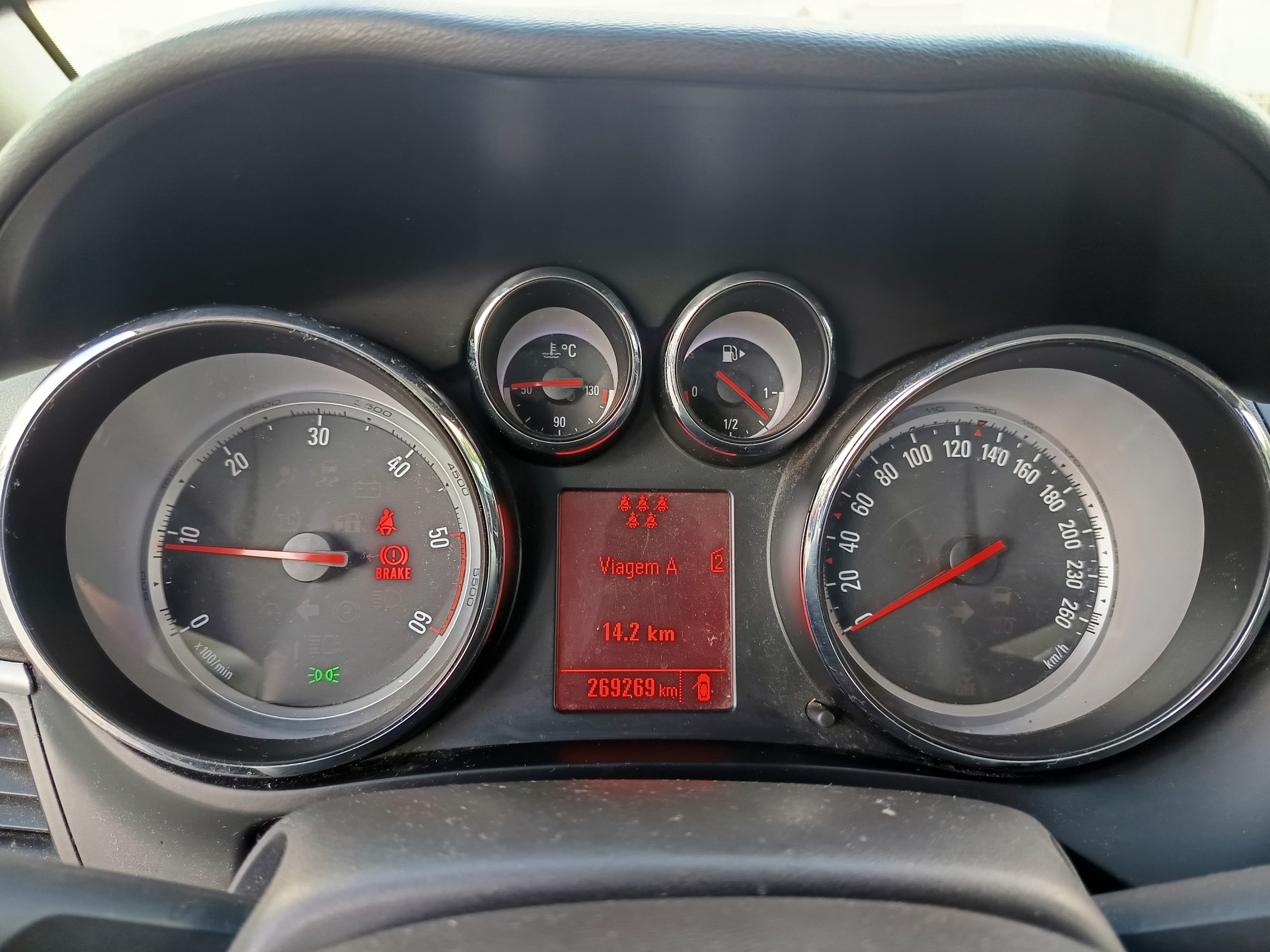 Opel Zafira · Ano 2012 — image 43