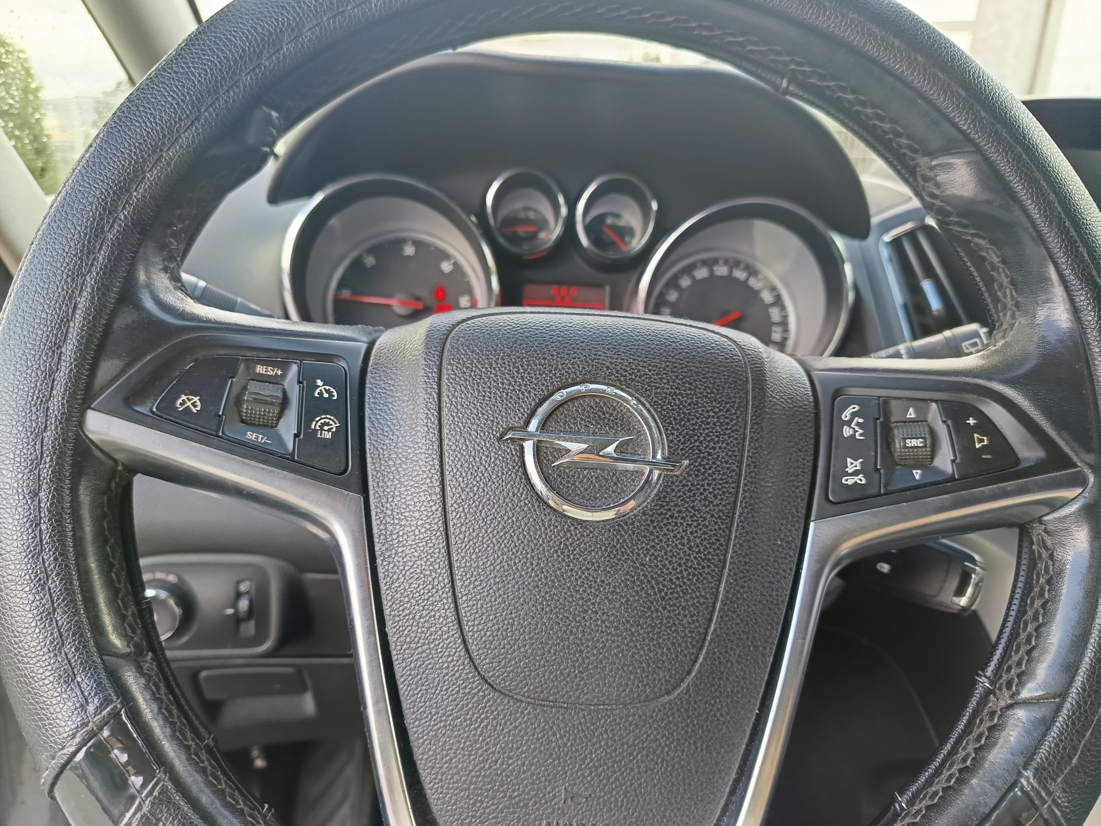 Opel Zafira · Ano 2012 — image 42