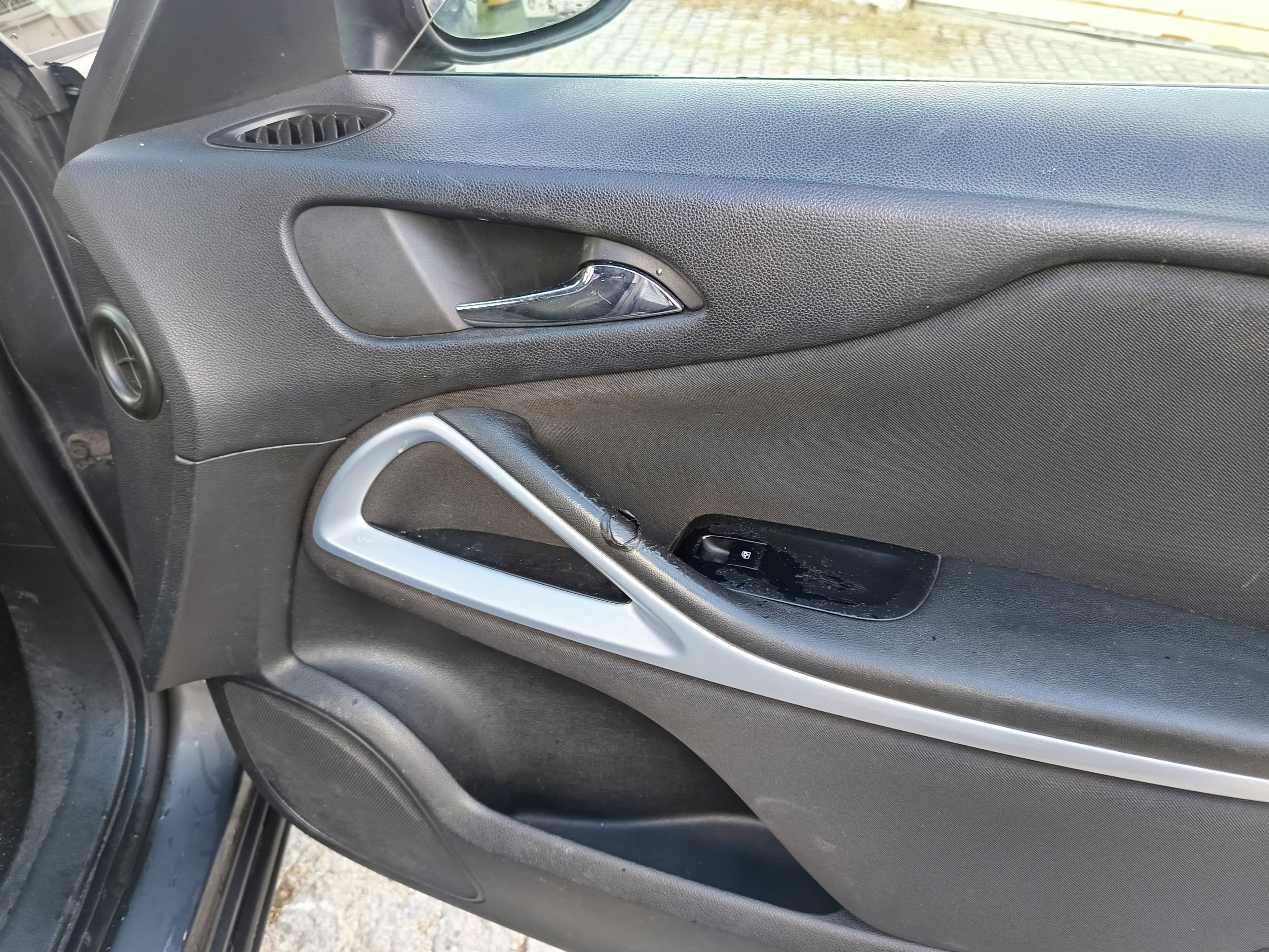 Opel Zafira · Ano 2012 — image 27