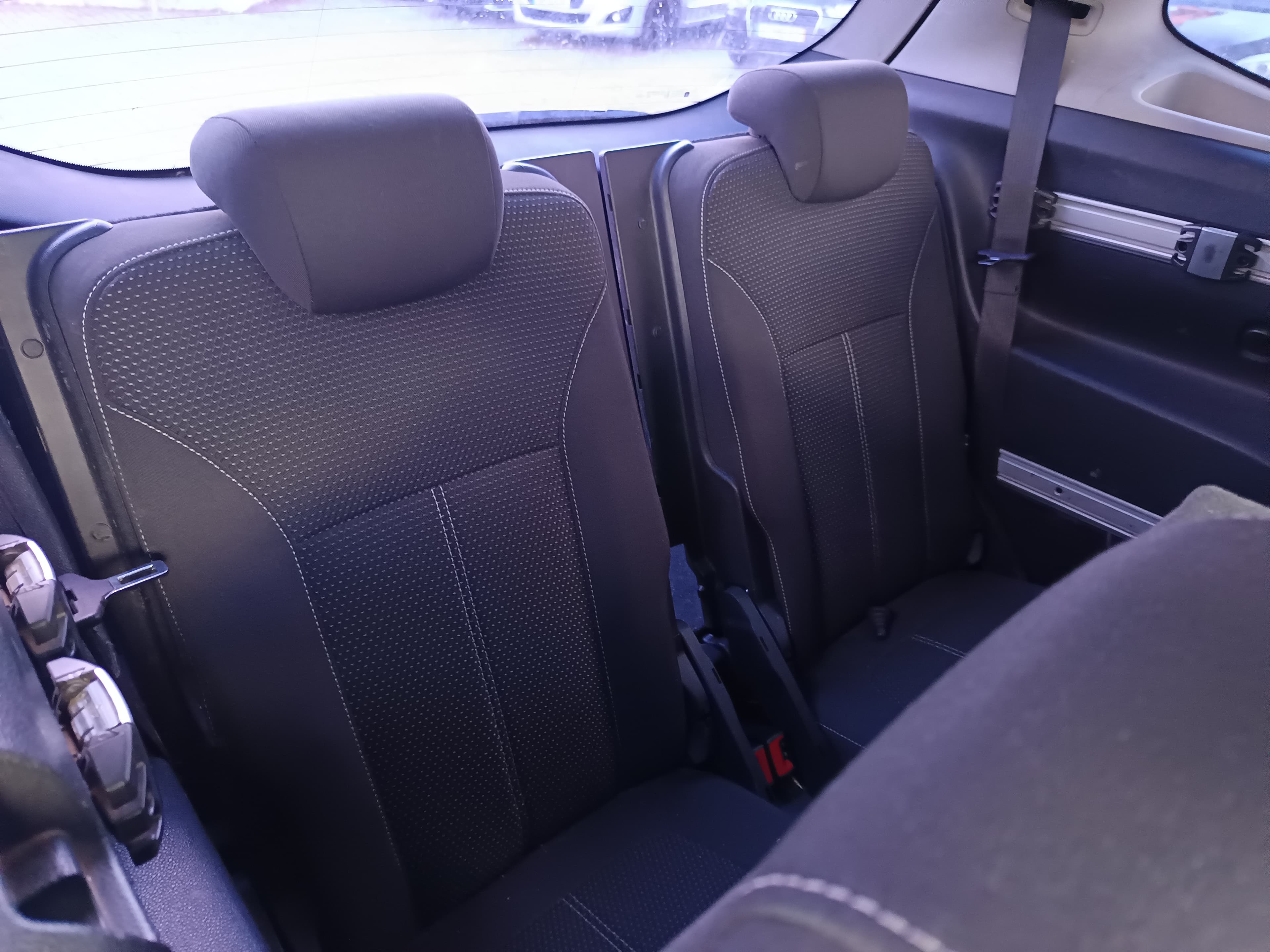 Opel Zafira · Ano 2012 — image 25