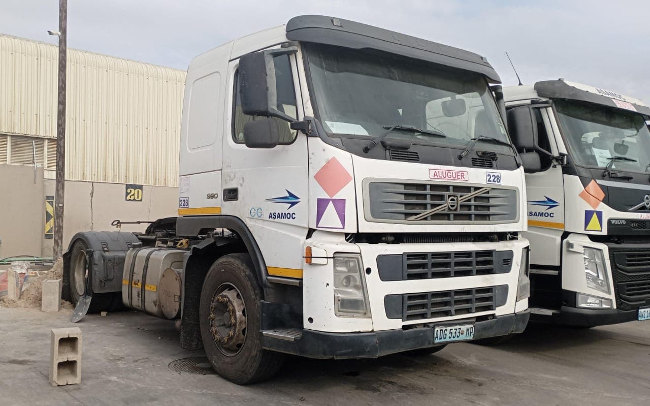 Camião Volvo FM12.380 — imagen 1