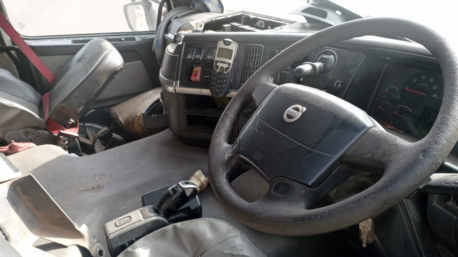 Camião Volvo FM12 — image 2