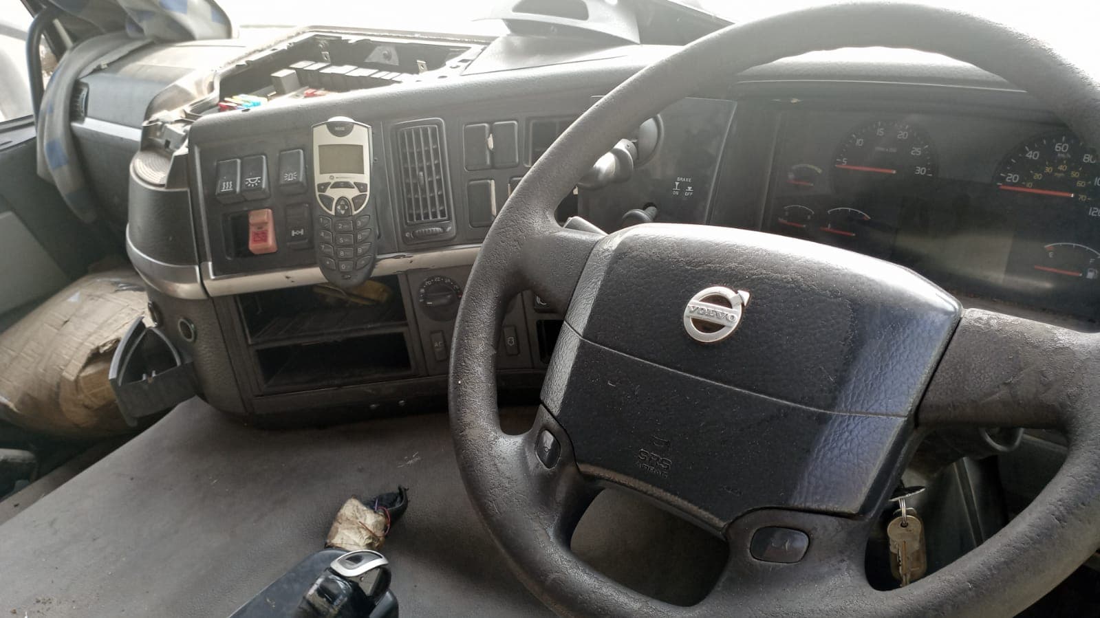 Camião Volvo FM12 — image 5