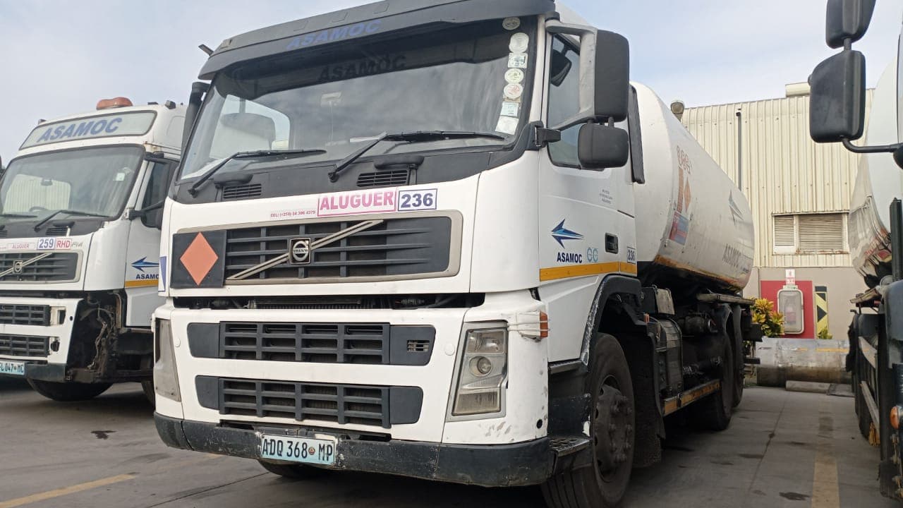 Camião Cisterna Volvo FM12-400M — image 8