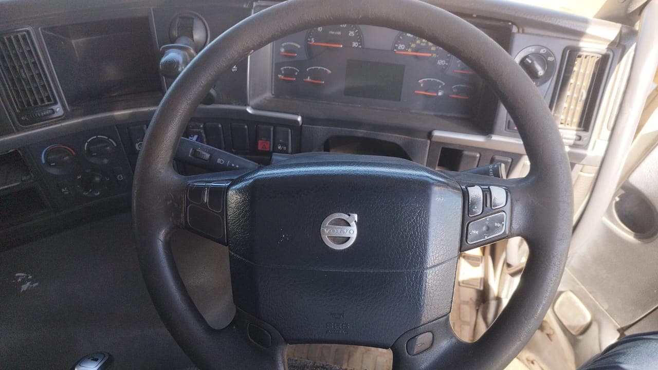 Camião Volvo FM 12 440 CV — imagem 9