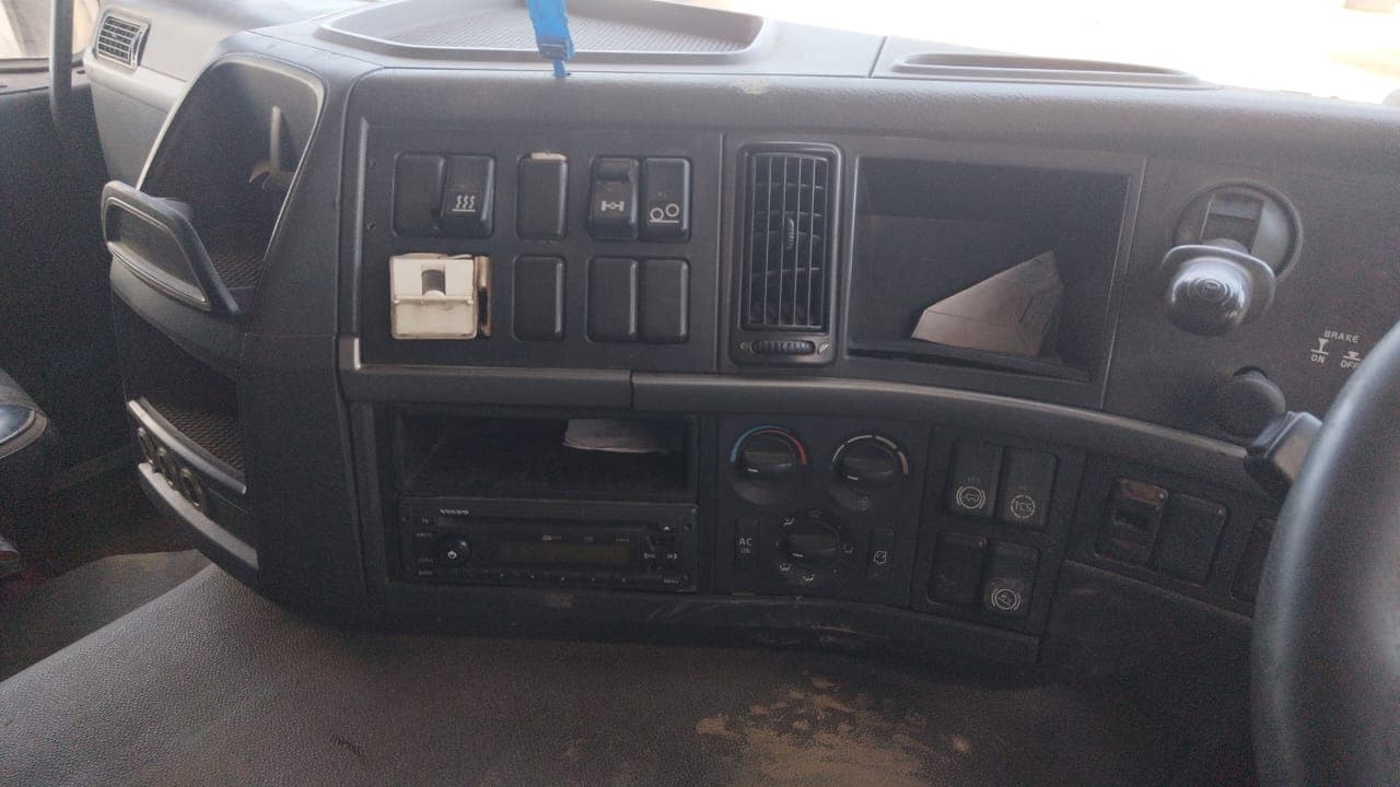 Camião Volvo FM 11 450 CV — image 17