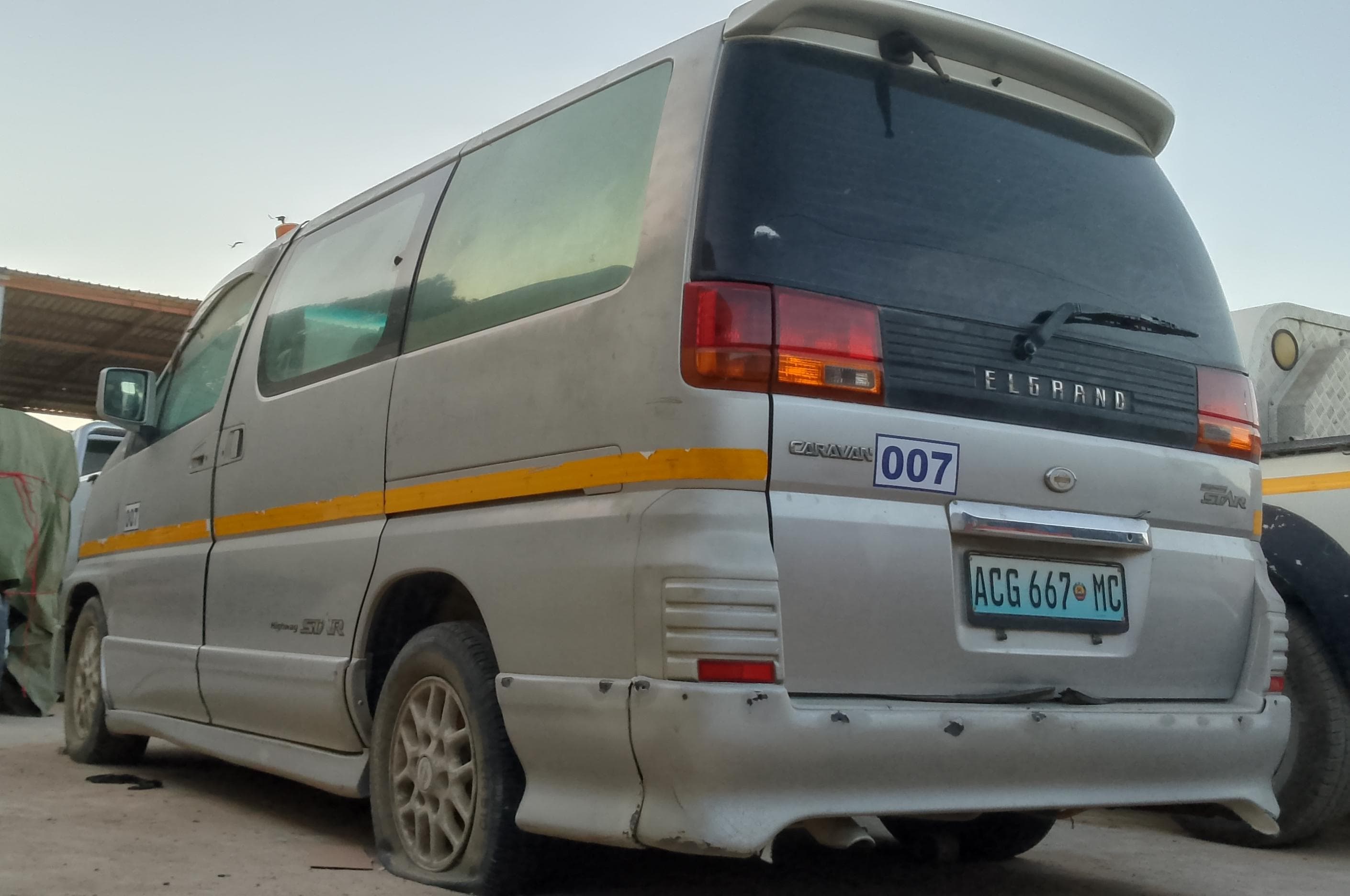 Nissan Elgrand — image 3