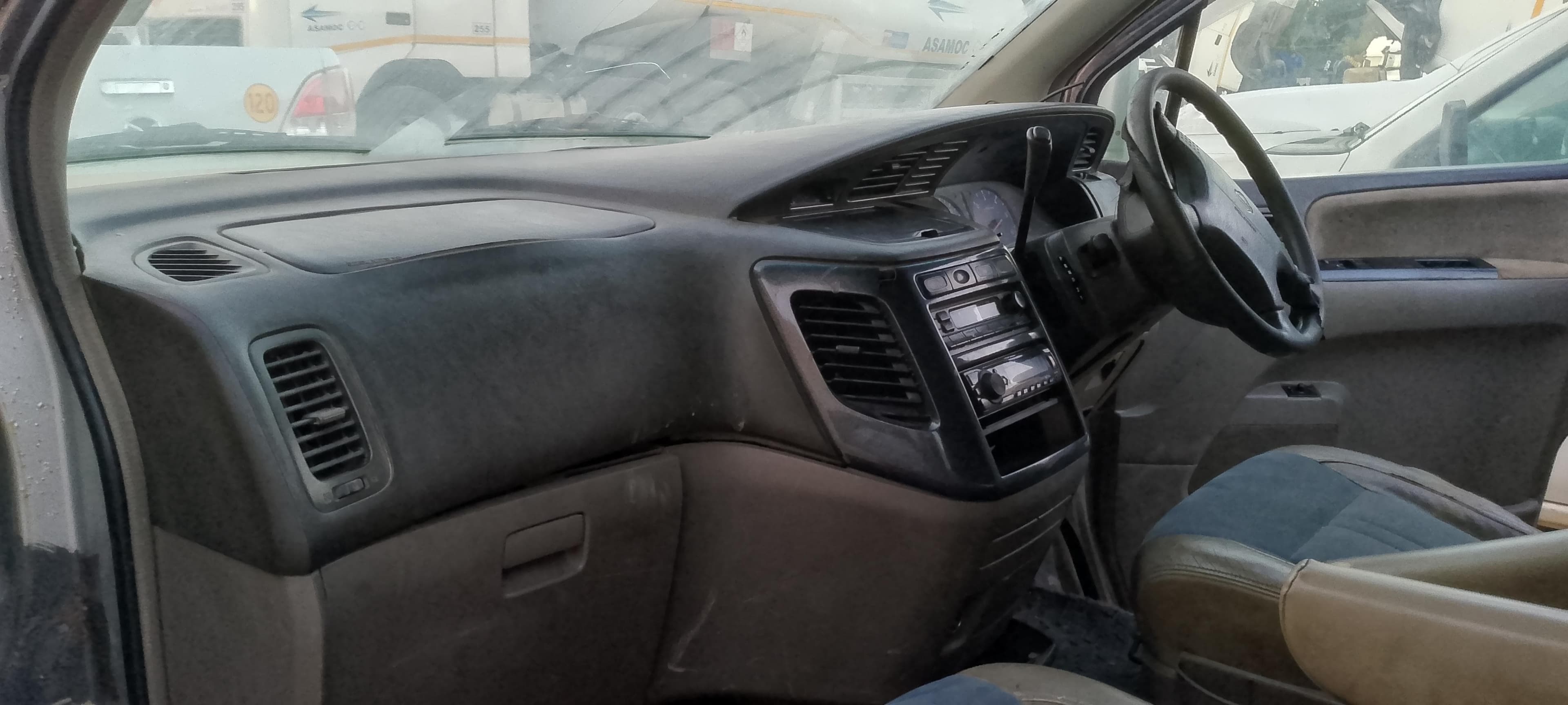 Nissan Elgrand — image 4