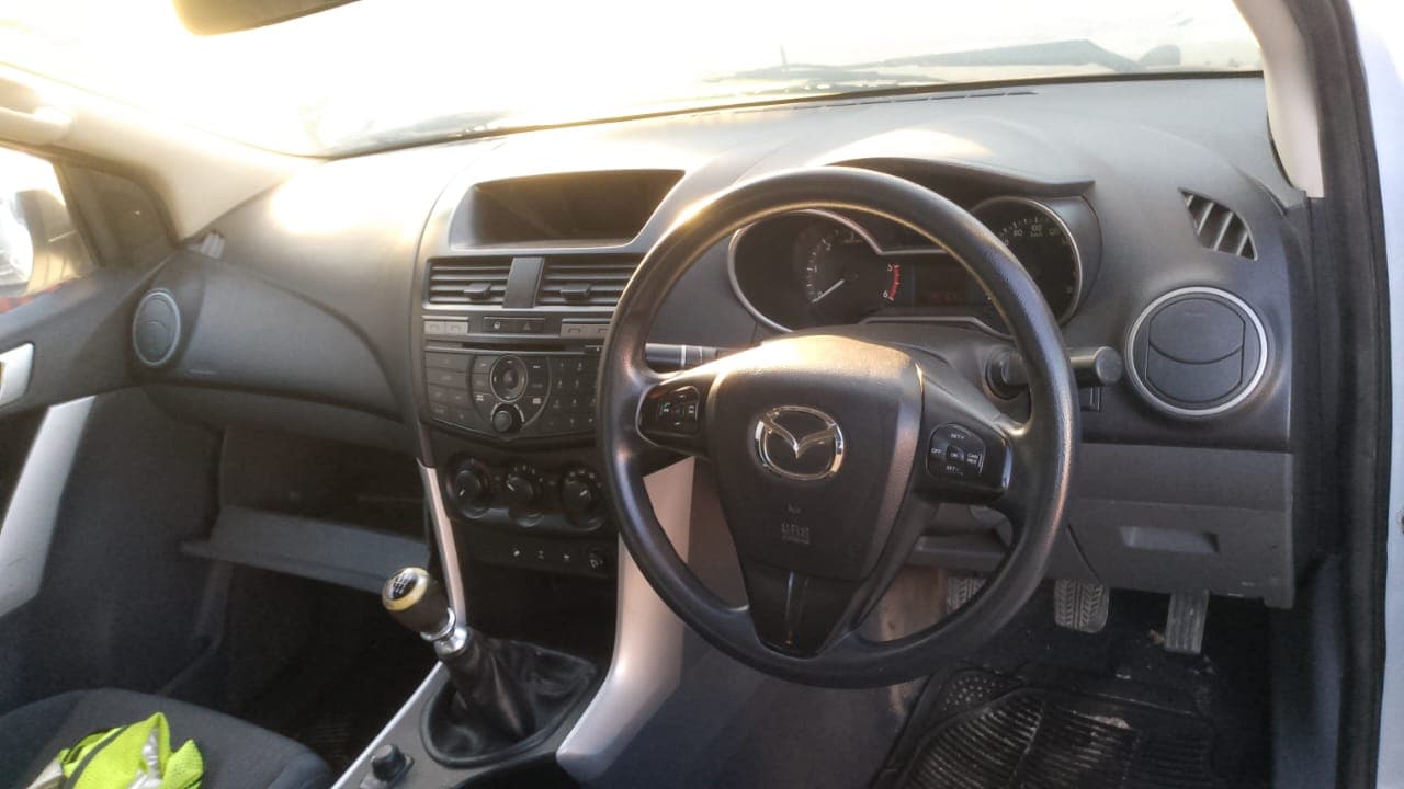 Mazda BT 50 — image 7