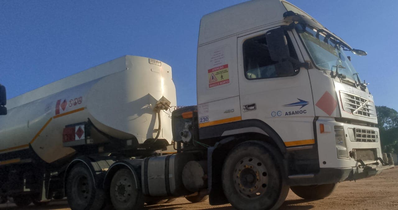 Camião Volvo FH12 — imagem 4