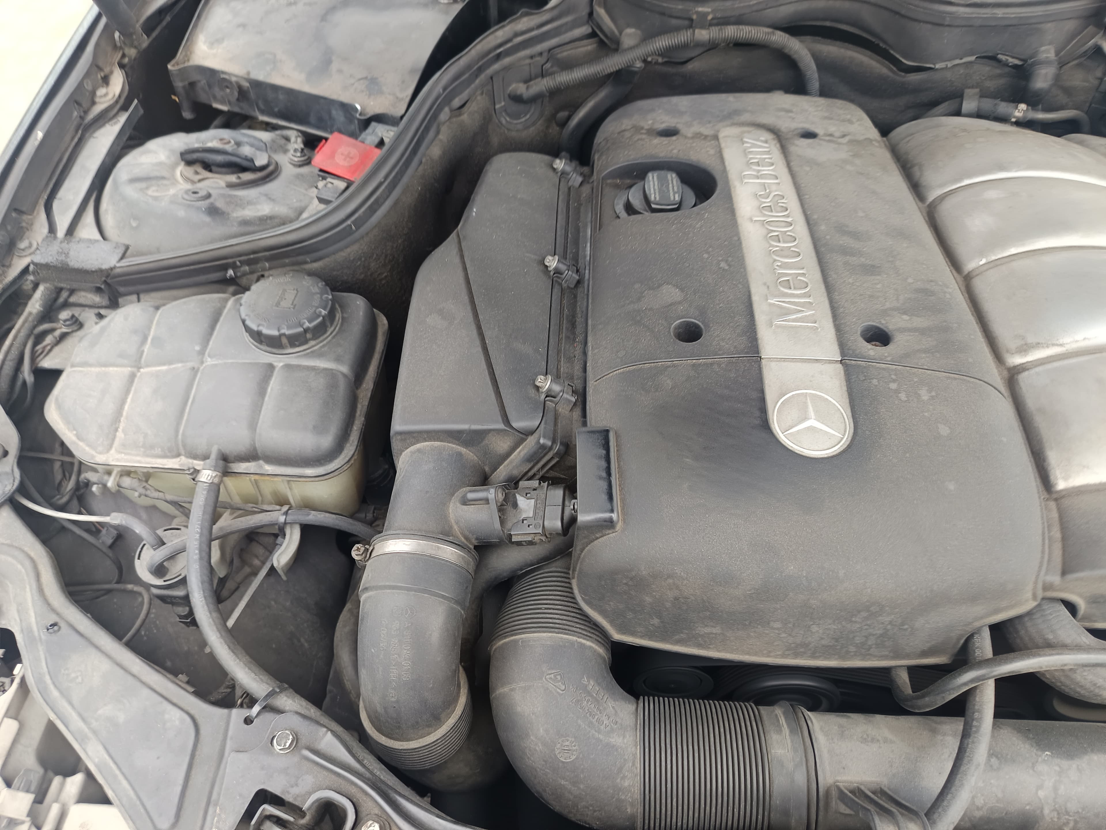 Mercedes-Benz C220 CDI · Ano 2002 — image 18
