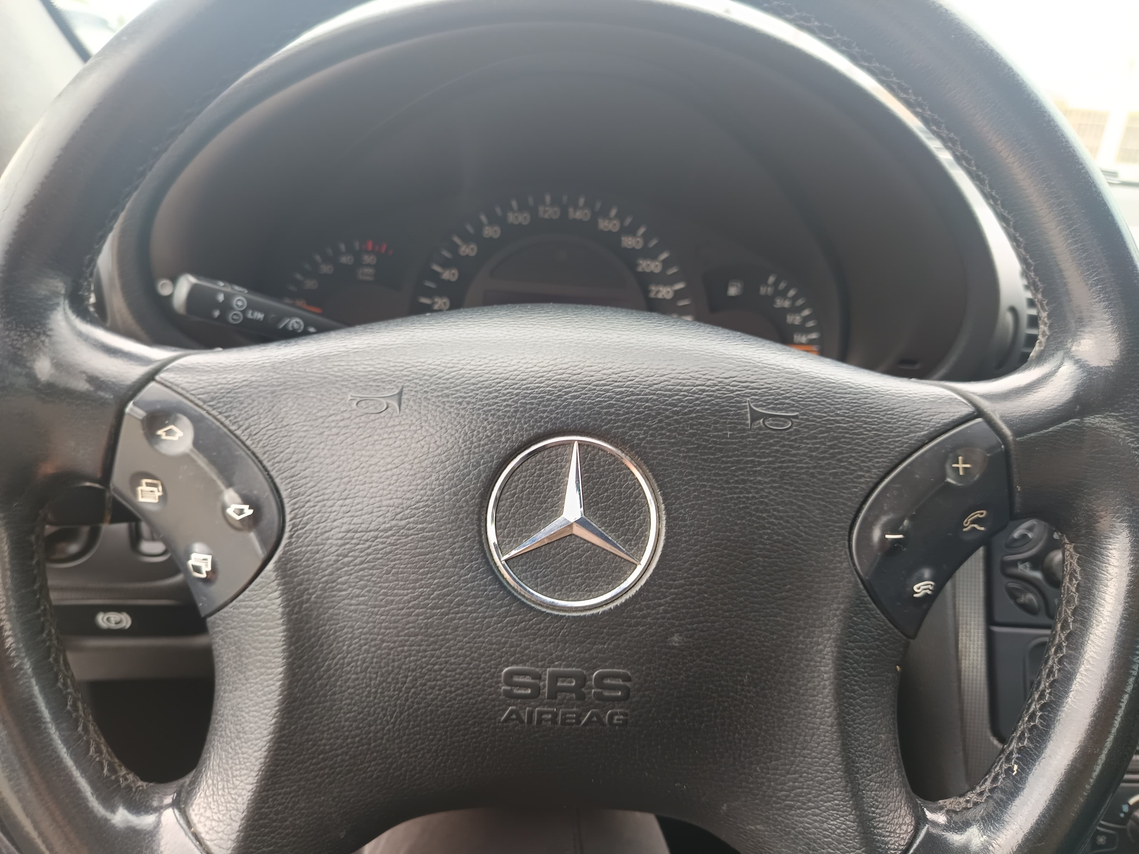 Mercedes-Benz C220 CDI · Ano 2002 — image 41