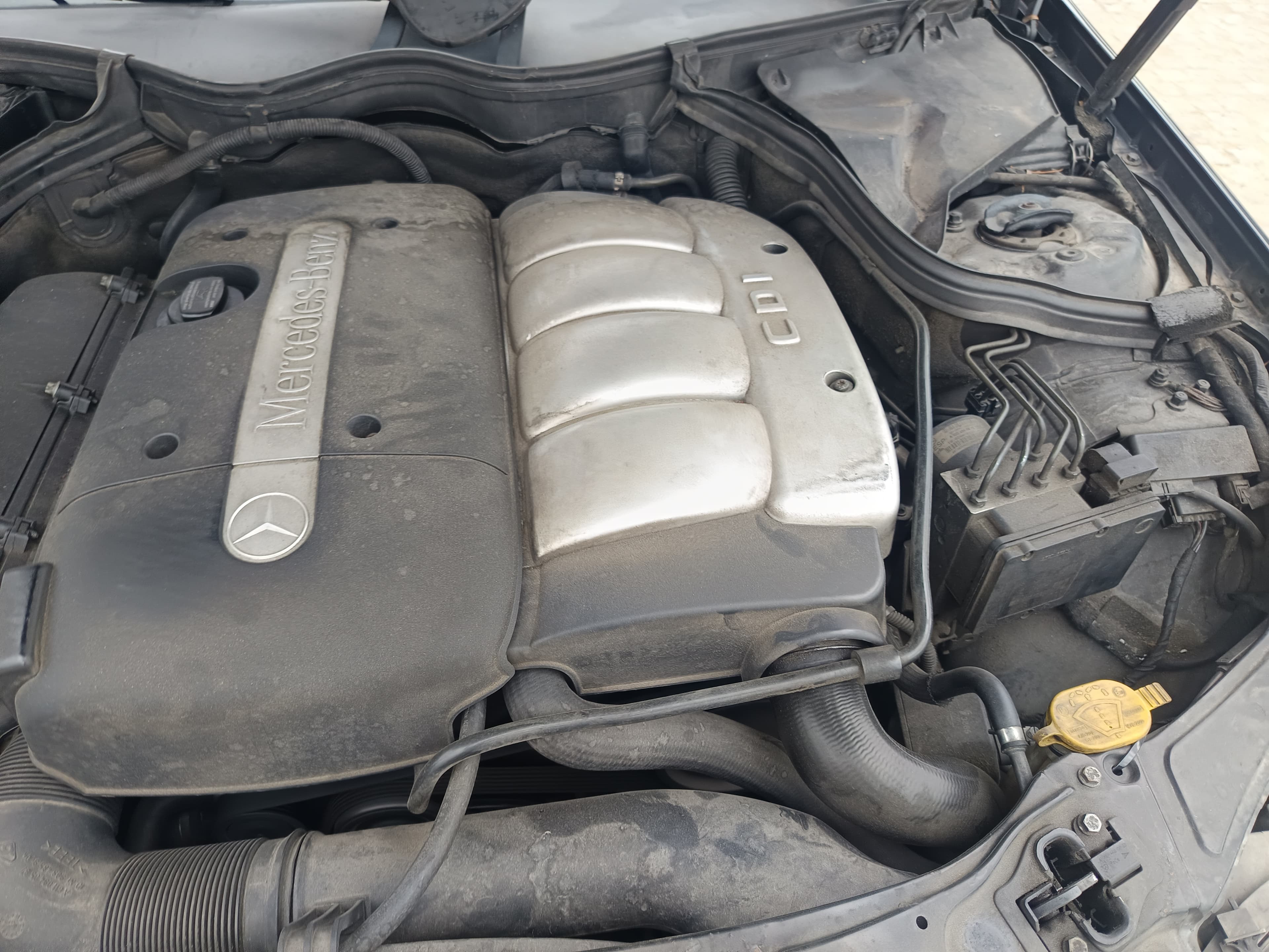 Mercedes-Benz C220 CDI · Ano 2002 — image 19