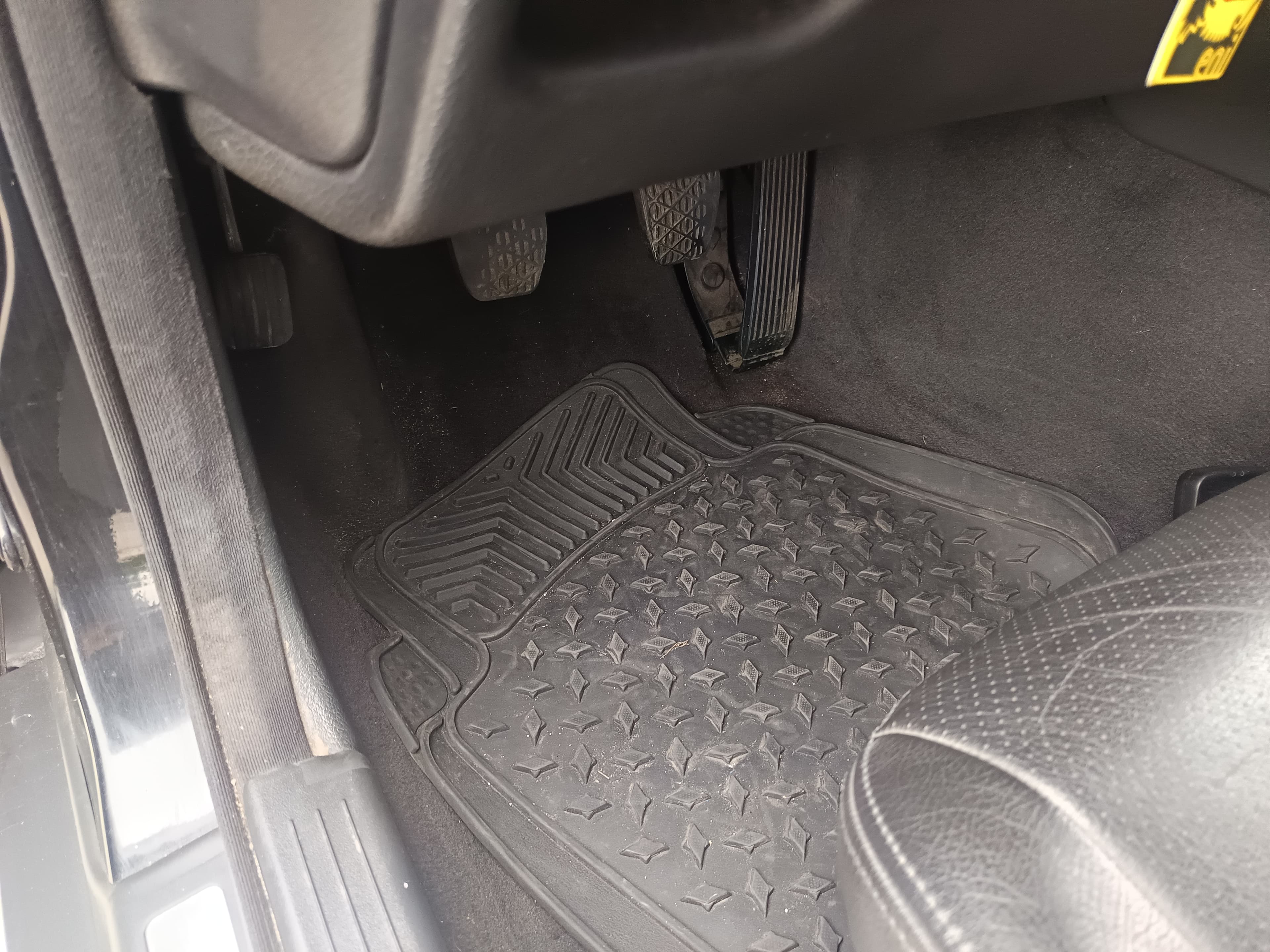 Mercedes-Benz C220 CDI · Ano 2002 — image 34