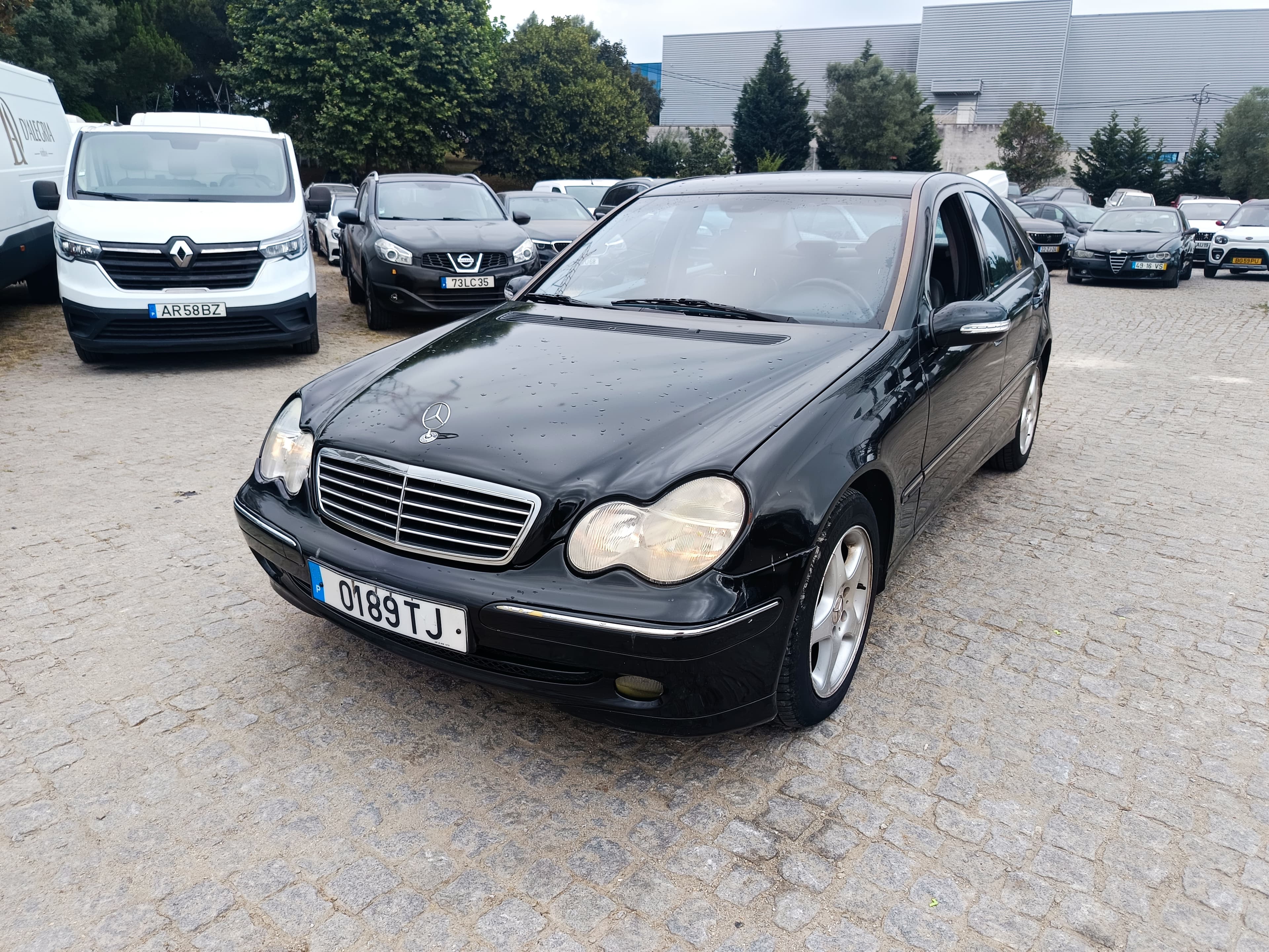 Mercedes-Benz C220 CDI · Ano 2002 — image 1