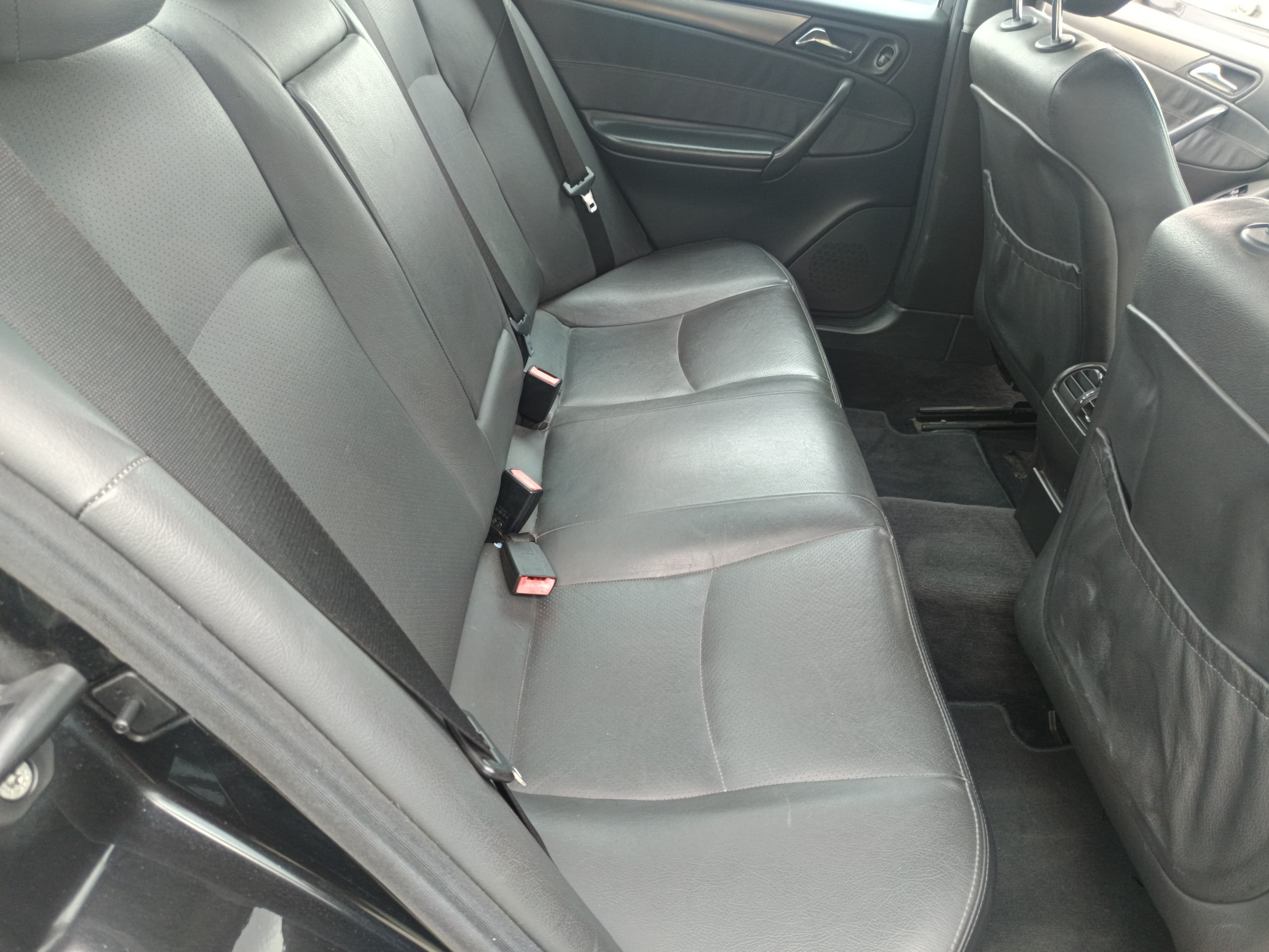 Mercedes-Benz C220 CDI · Ano 2002 — image 24