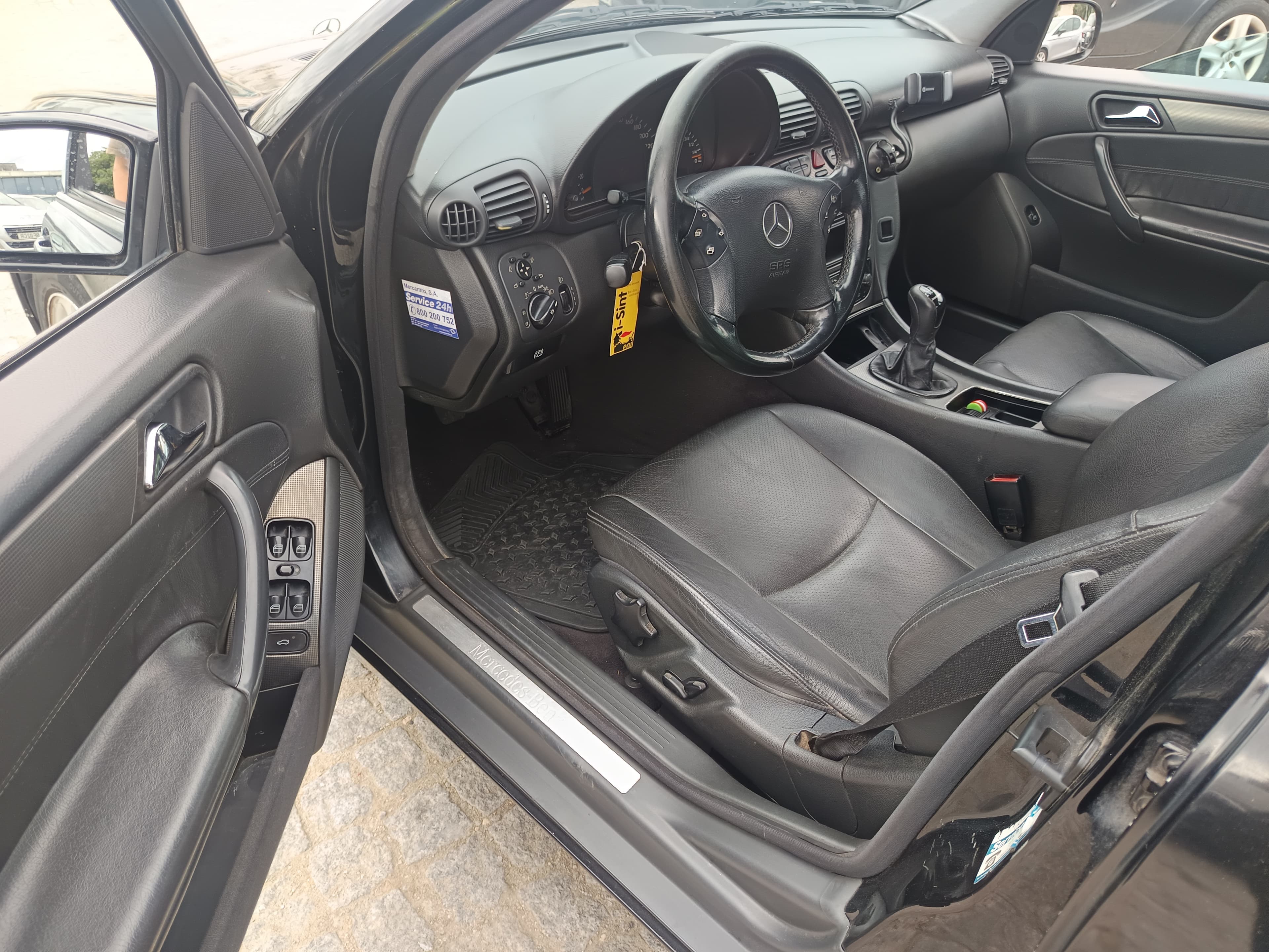 Mercedes-Benz C220 CDI · Ano 2002 — image 31