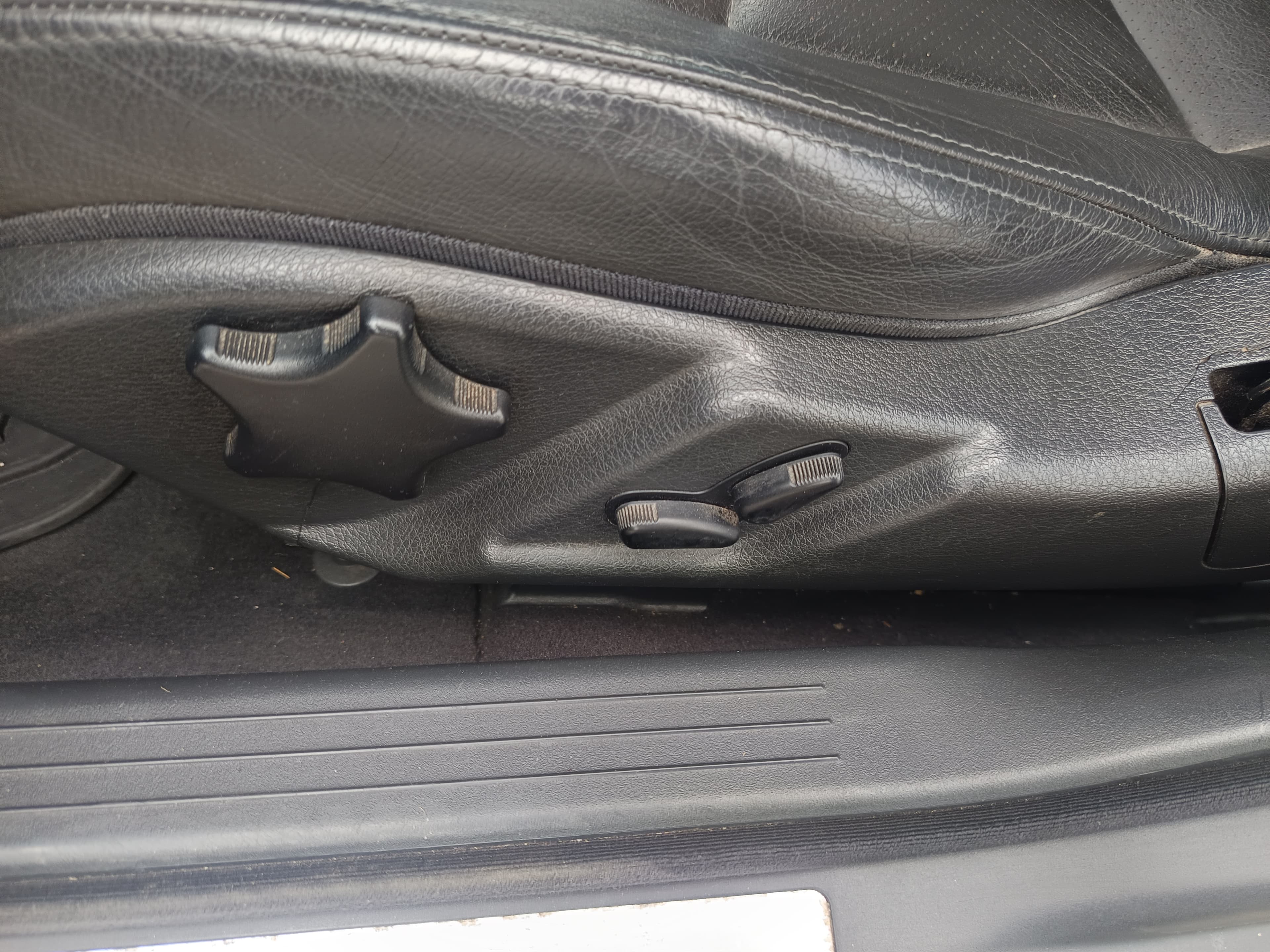 Mercedes-Benz C220 CDI · Ano 2002 — image 36