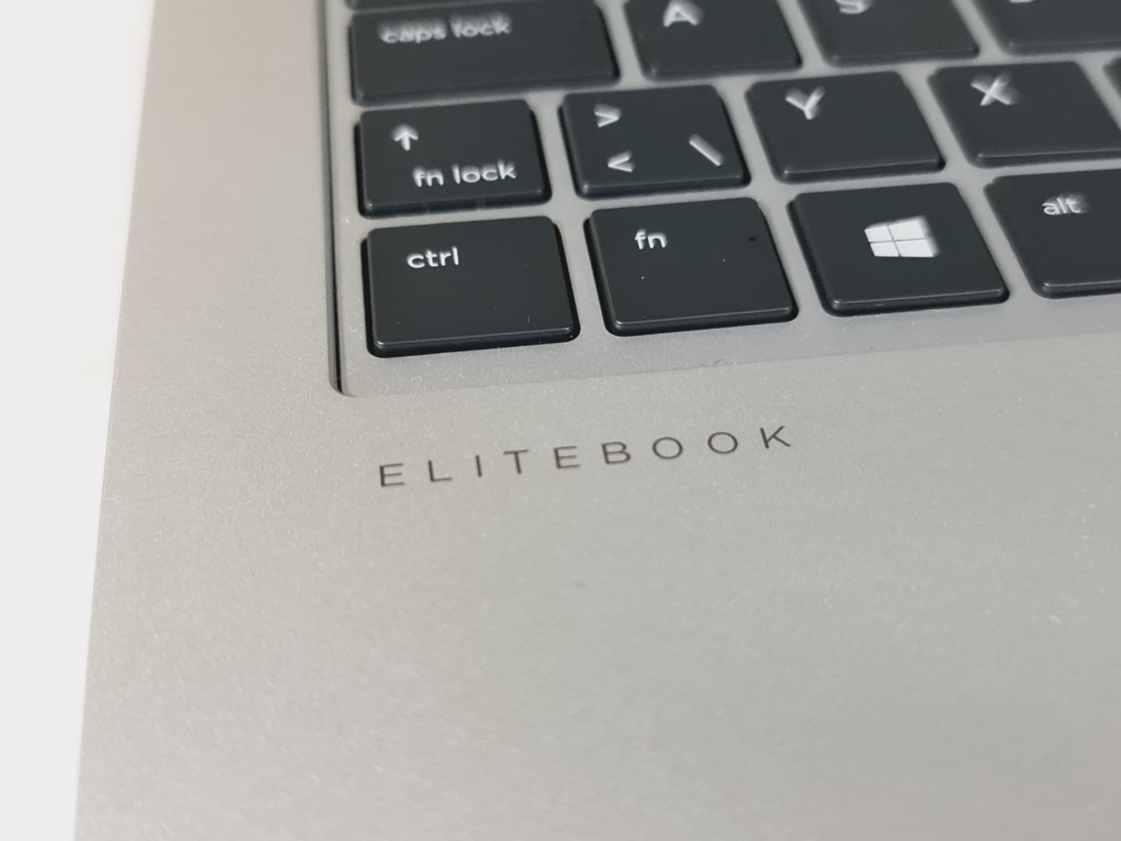 Portátil HP EliteBook 830 G6 — imagen 8
