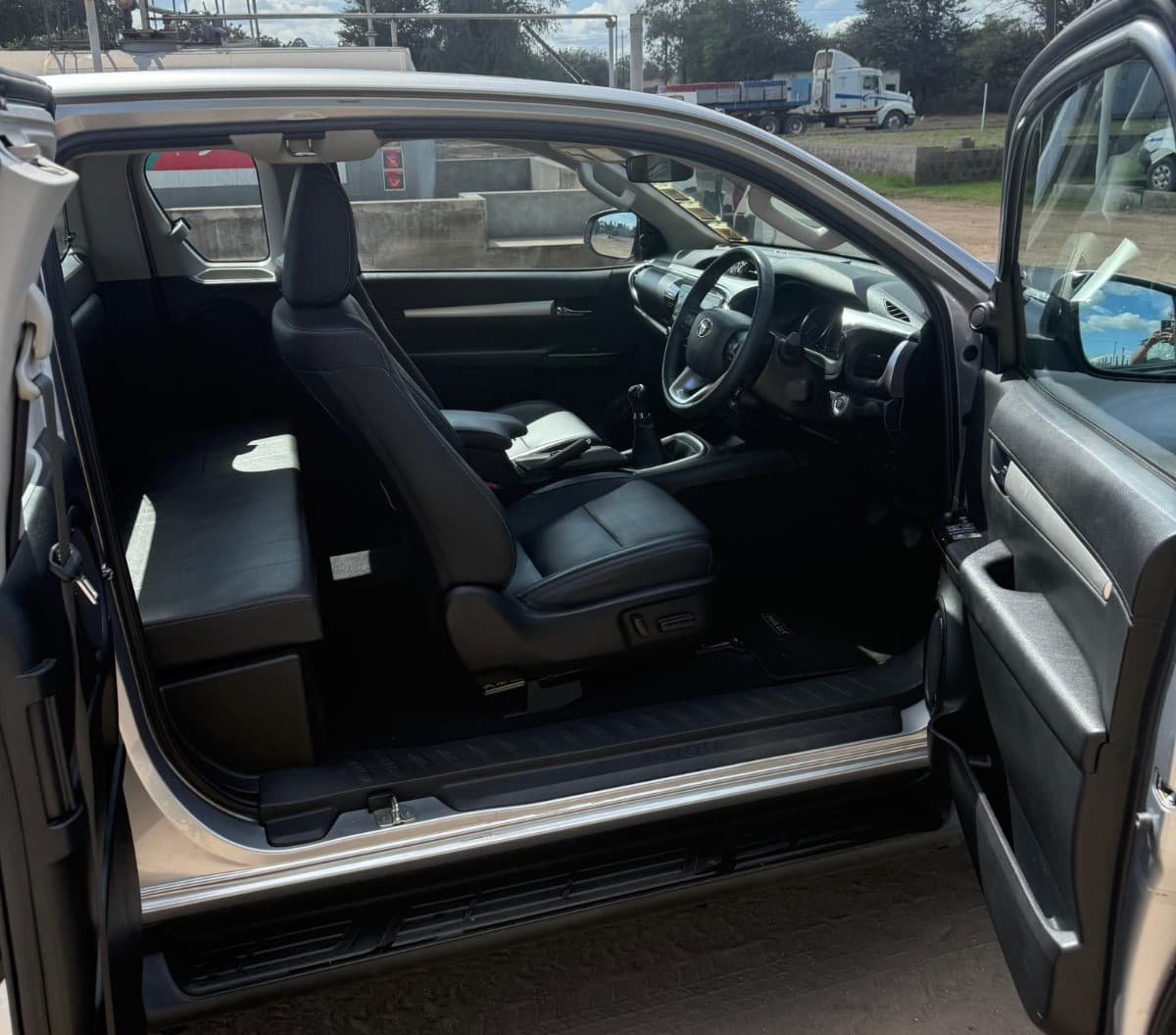 Toyota Hilux - Moatize — image 5