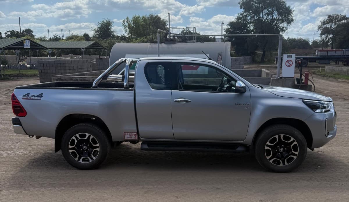 Toyota Hilux - Moatize — image 3