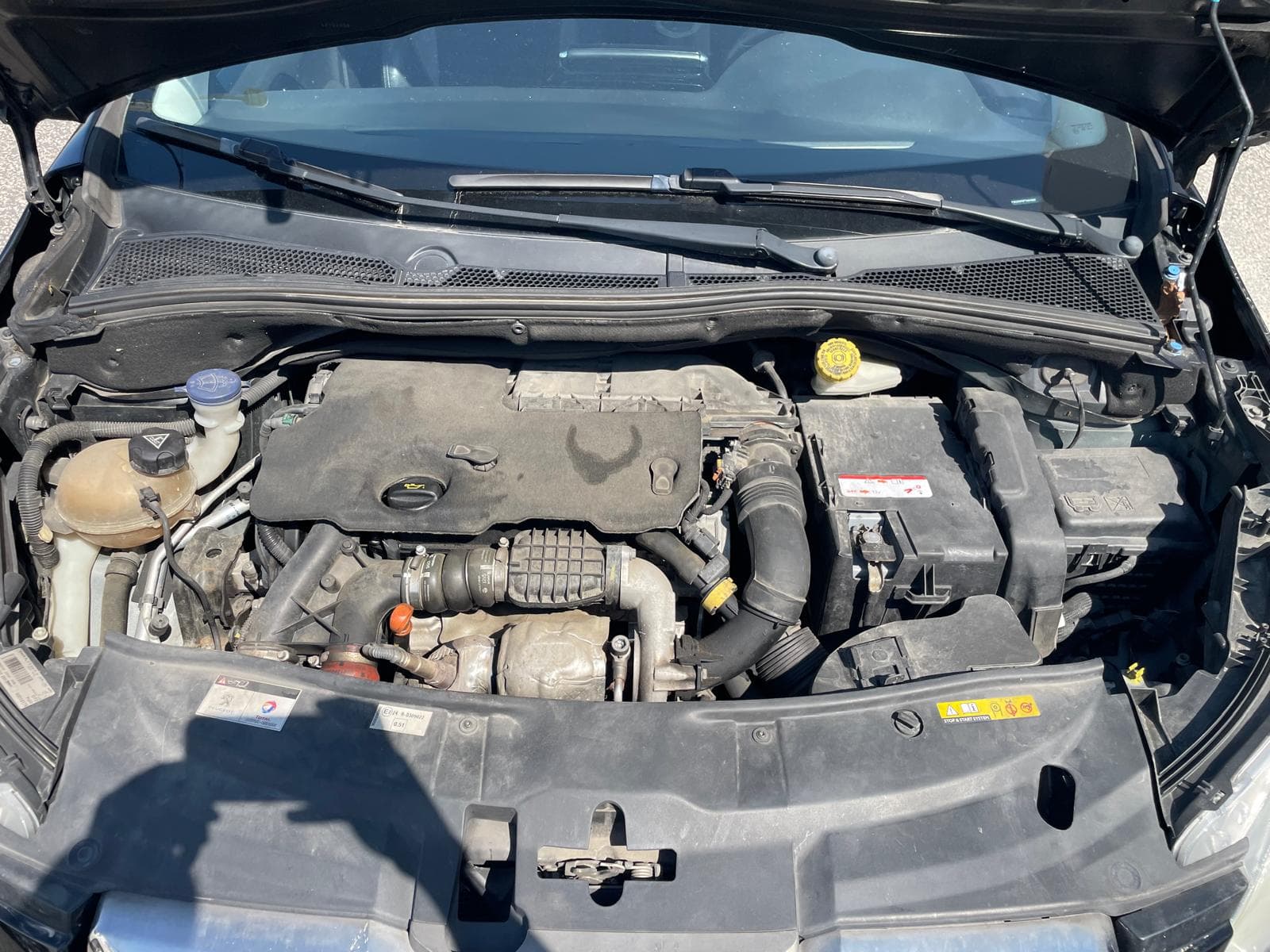 Peugeot 2008 1.6HDI · Ano 2015 — image 8