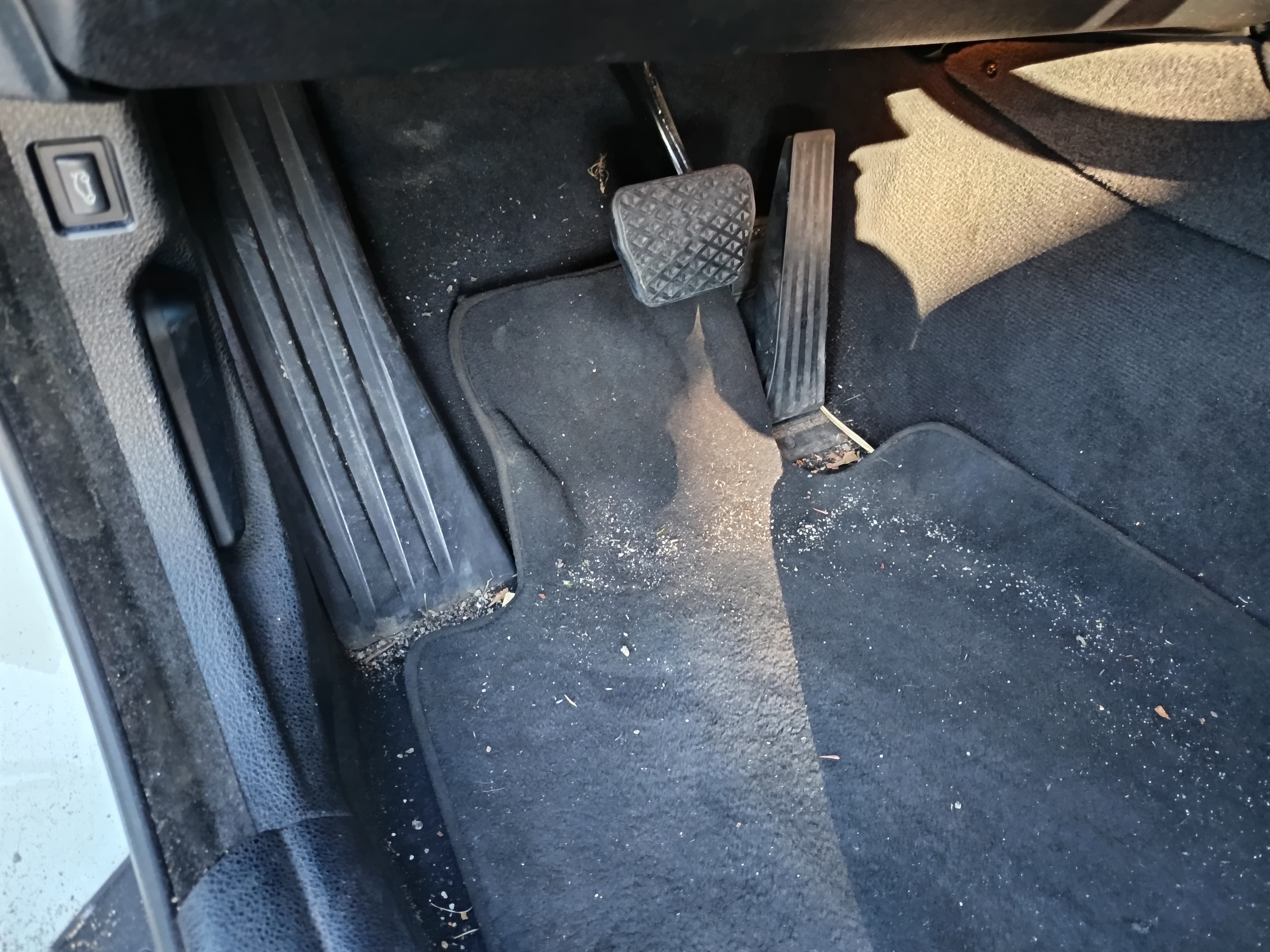 BMW 520D · Ano 2014 — image 40