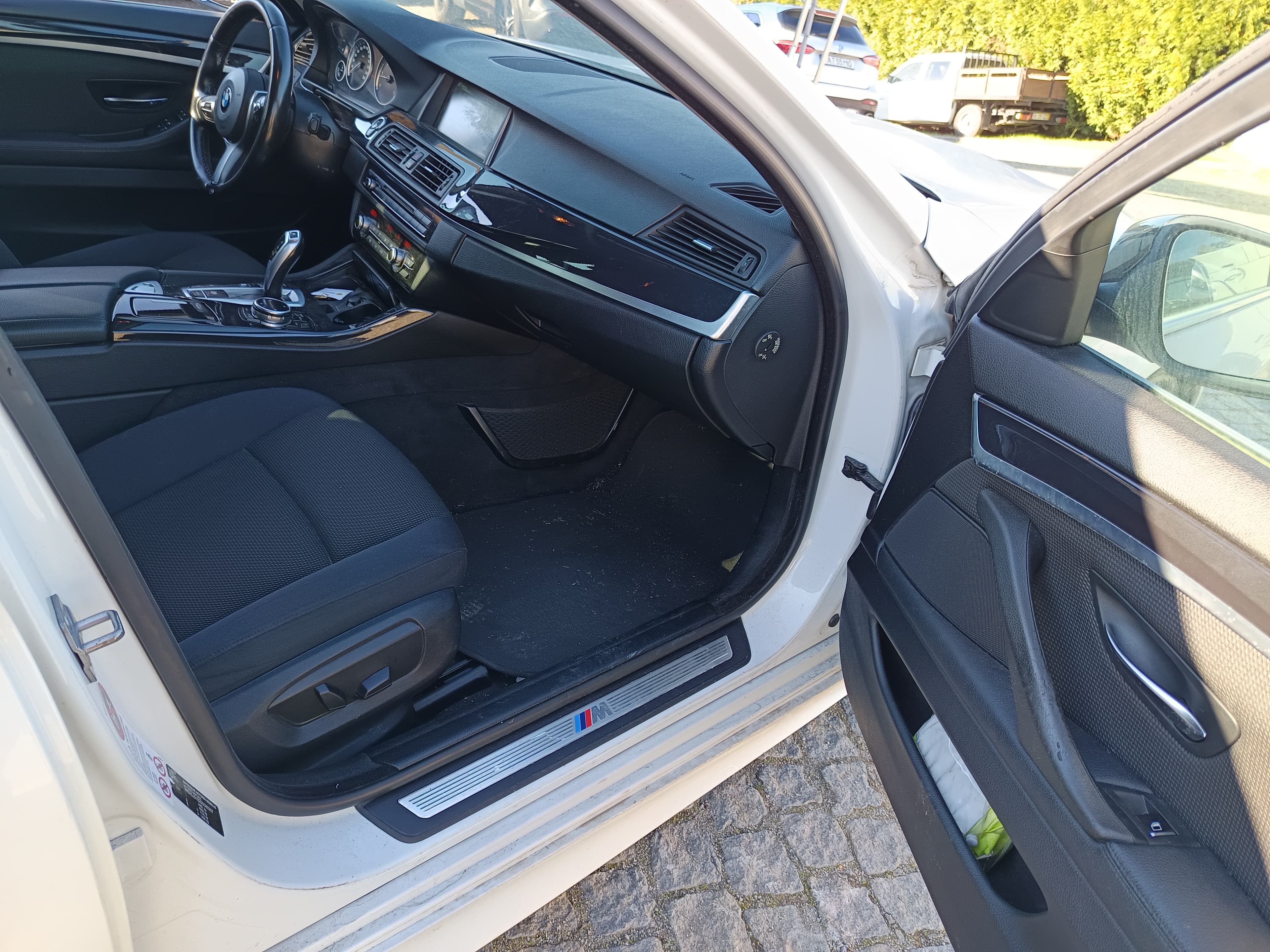 BMW 520D · Ano 2014 — image 31
