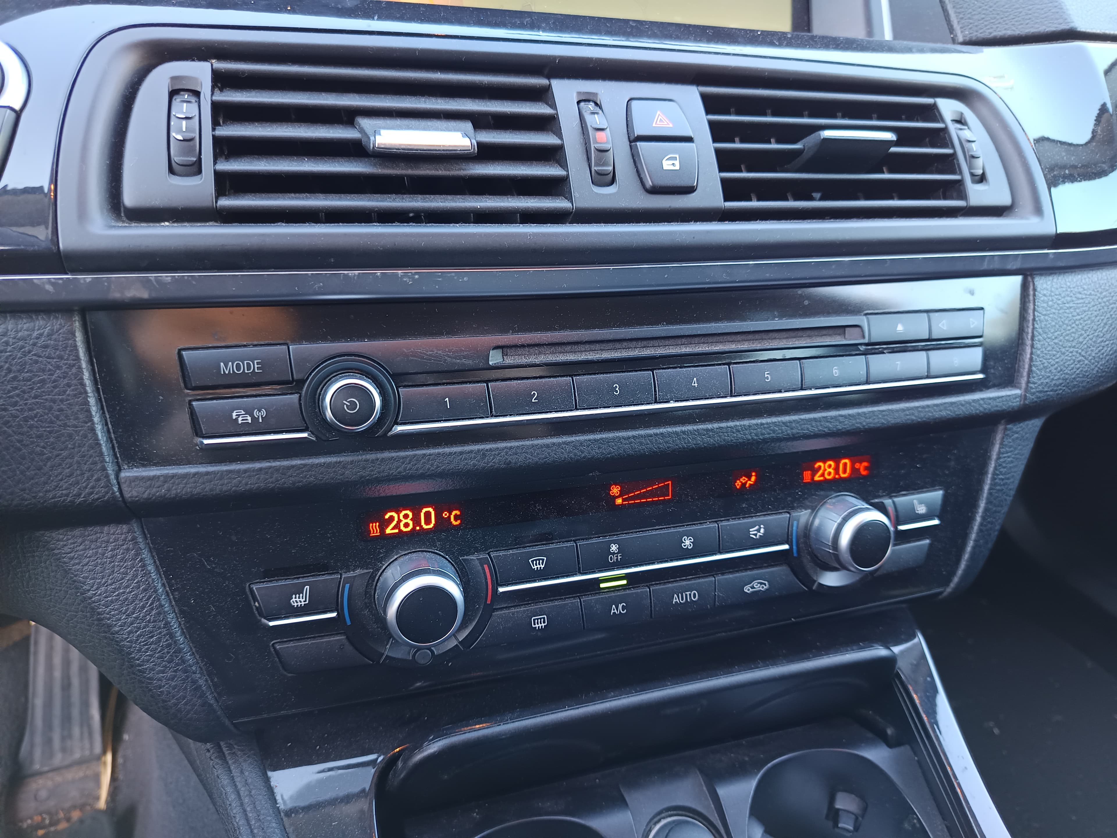 BMW 520D · Ano 2014 — image 43