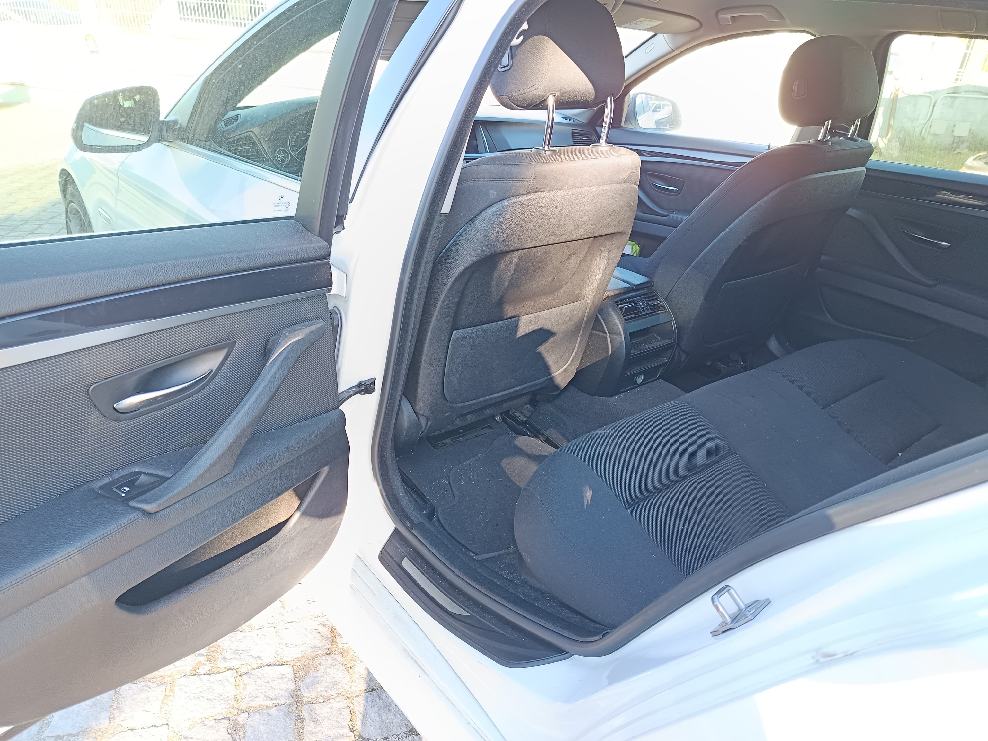 BMW 520D · Ano 2014 — image 34