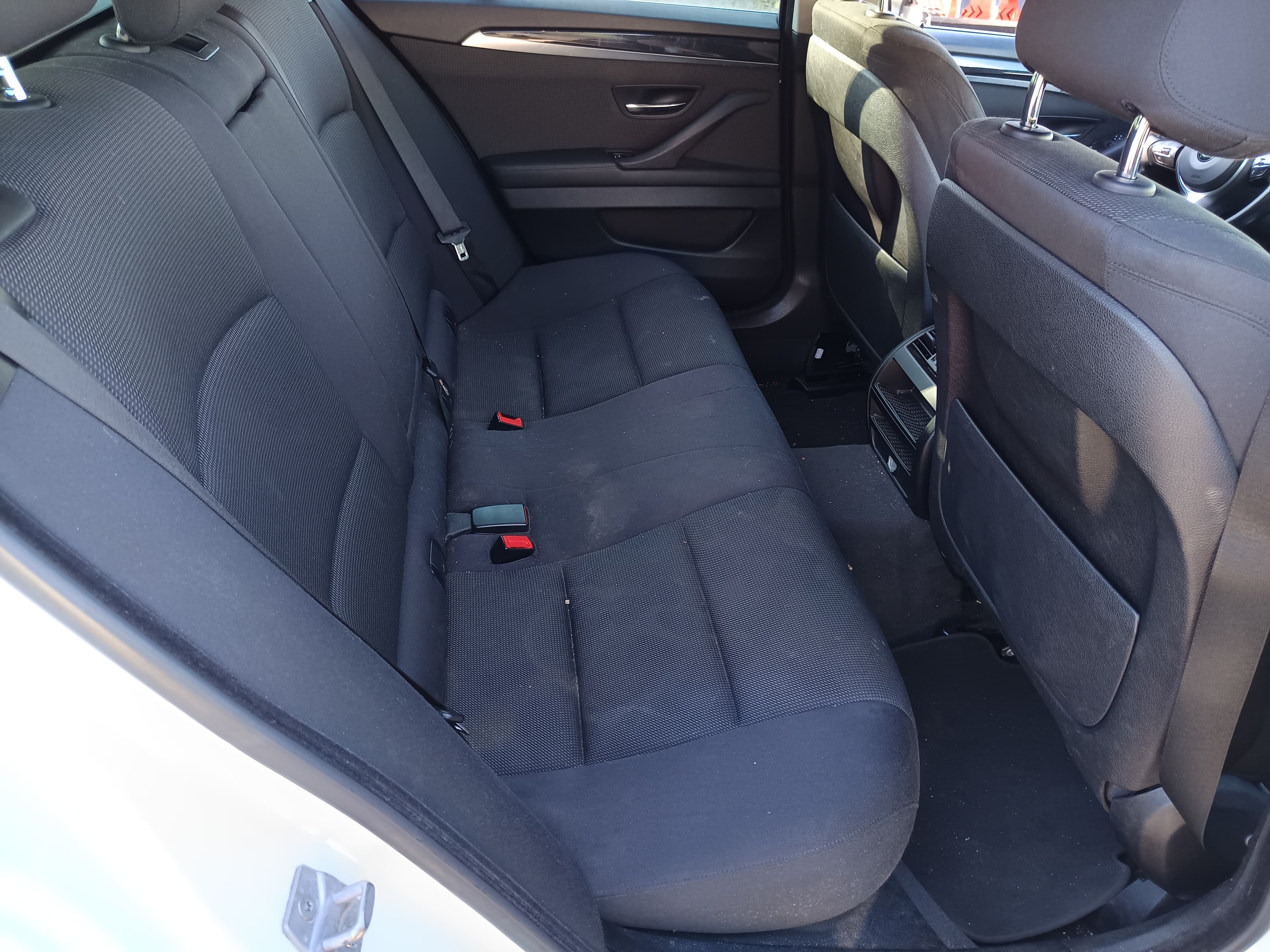 BMW 520D · Ano 2014 — image 30