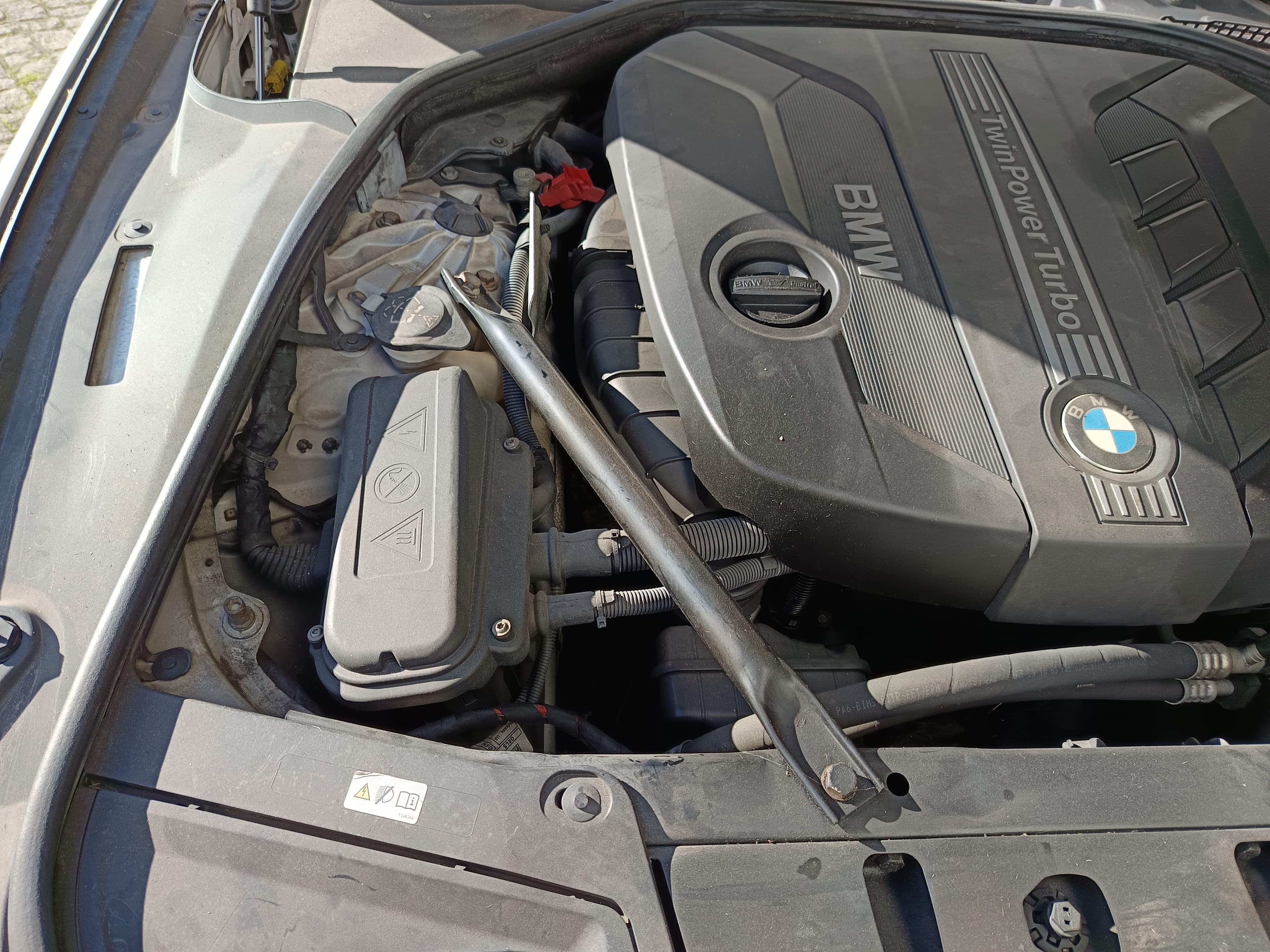 BMW 520D · Ano 2014 — image 25