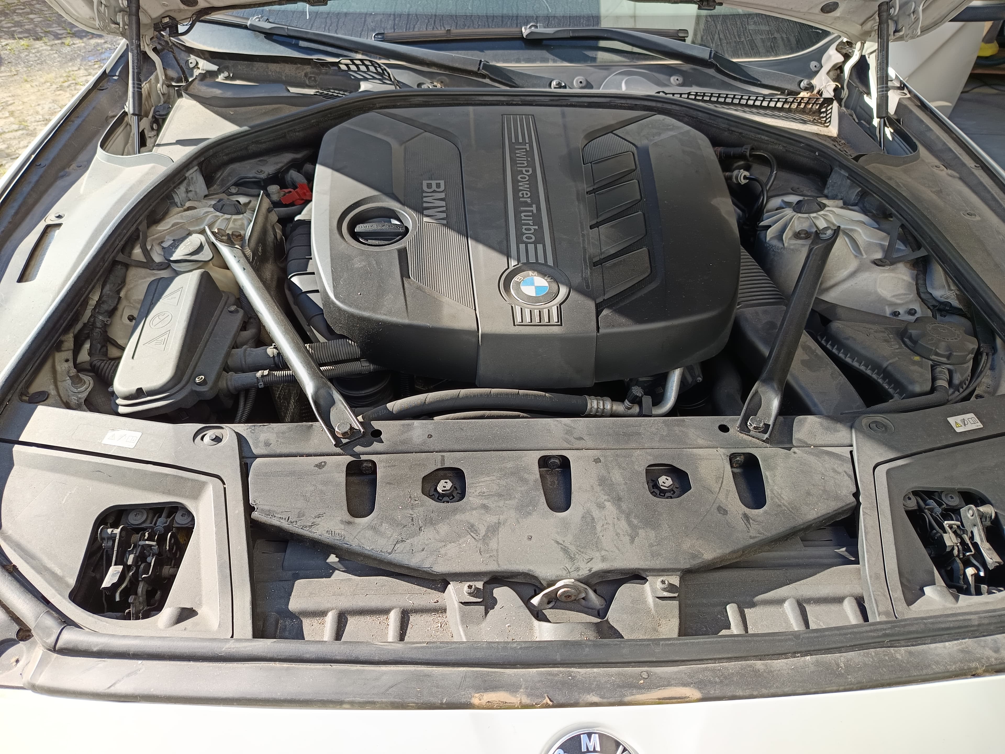 BMW 520D · Ano 2014 — image 24