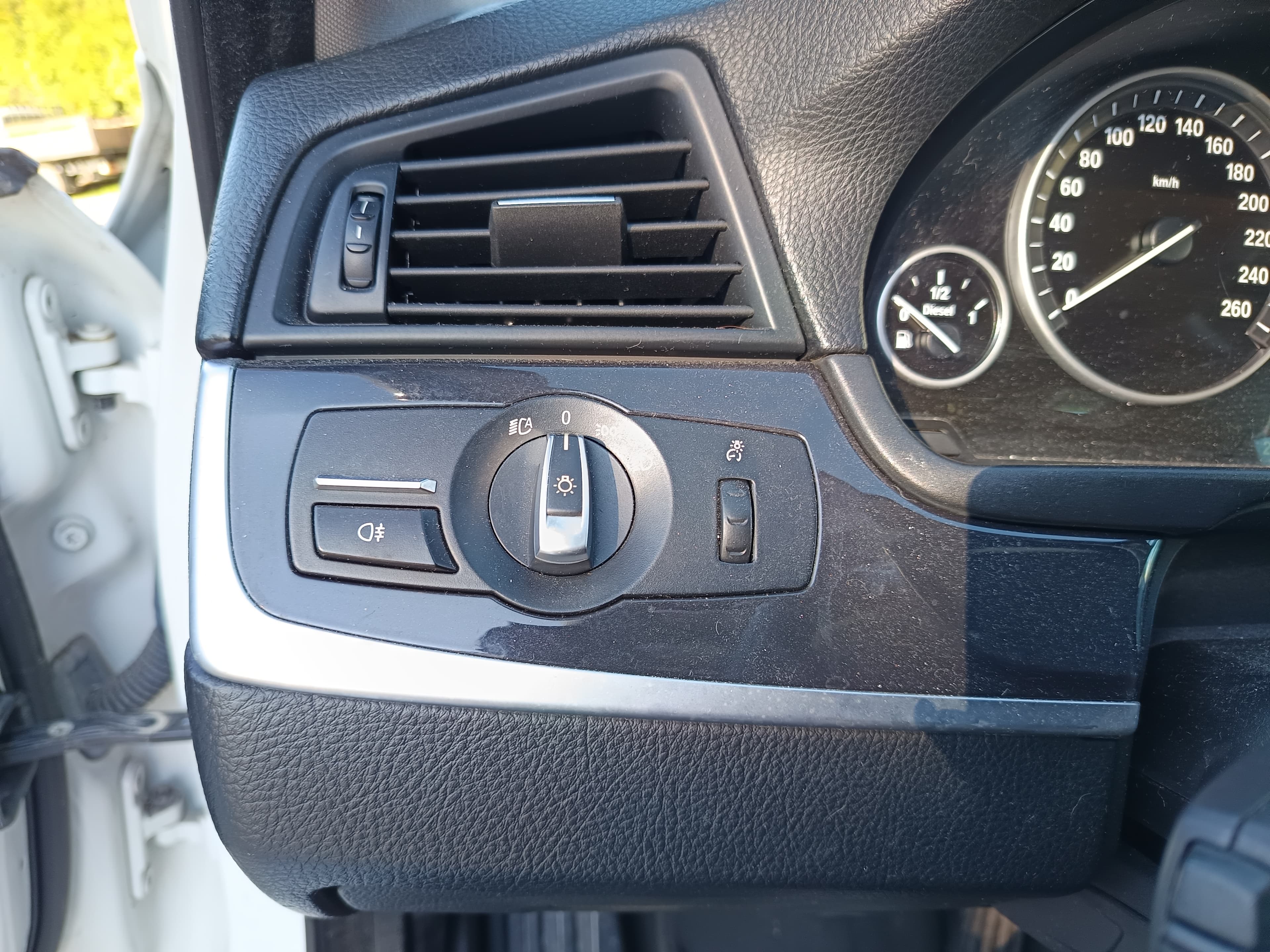 BMW 520D · Ano 2014 — image 49